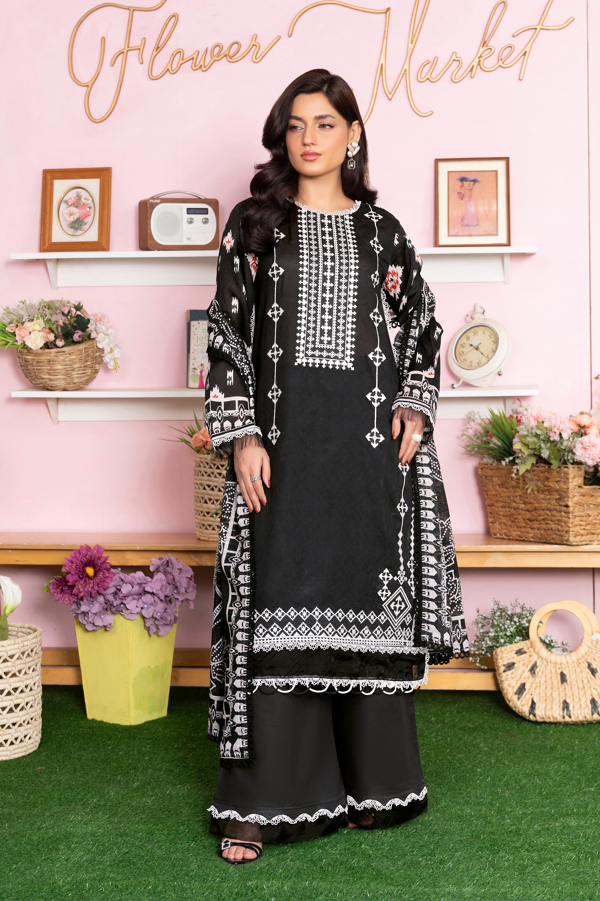 3 Piece Unstitched Warm Black Printed Lawn - (Vol-107/09)3P-S-25-D5 - SAFANOOR
