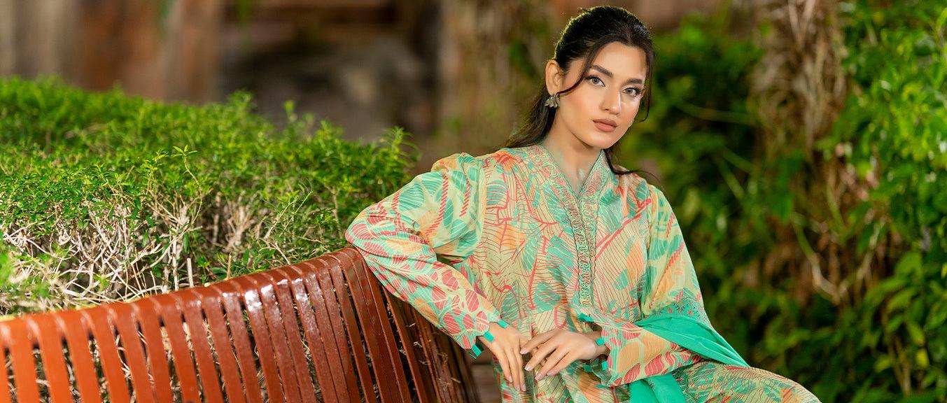 Every Lawn Lover Needs to See These Safa Noor 3 Piece Outfits