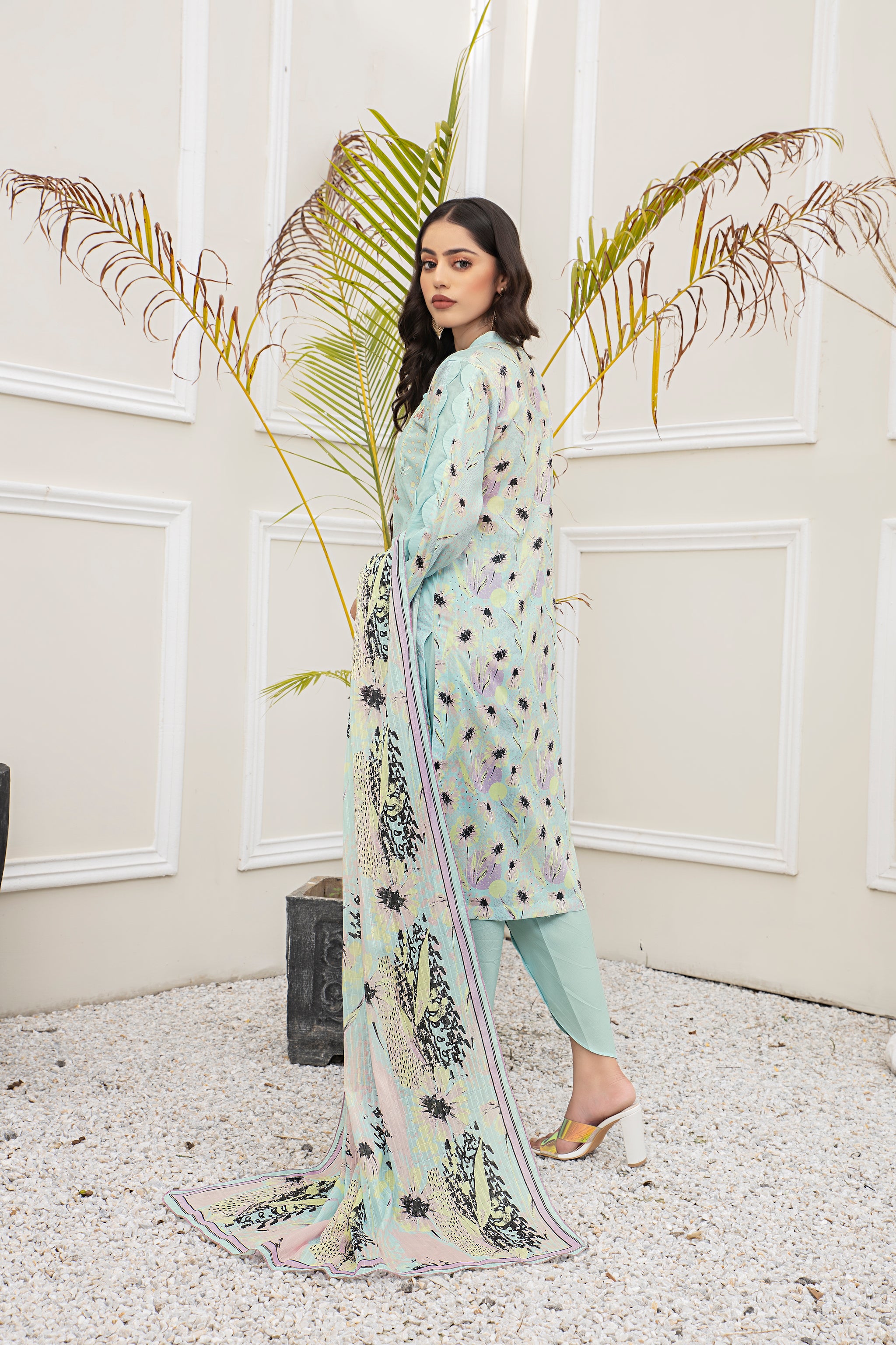 MAYA COLLECTION / 3PCS UNSTITCHED / EMBROIDERED LAWN SUMMER 24 BY SAFANOOR