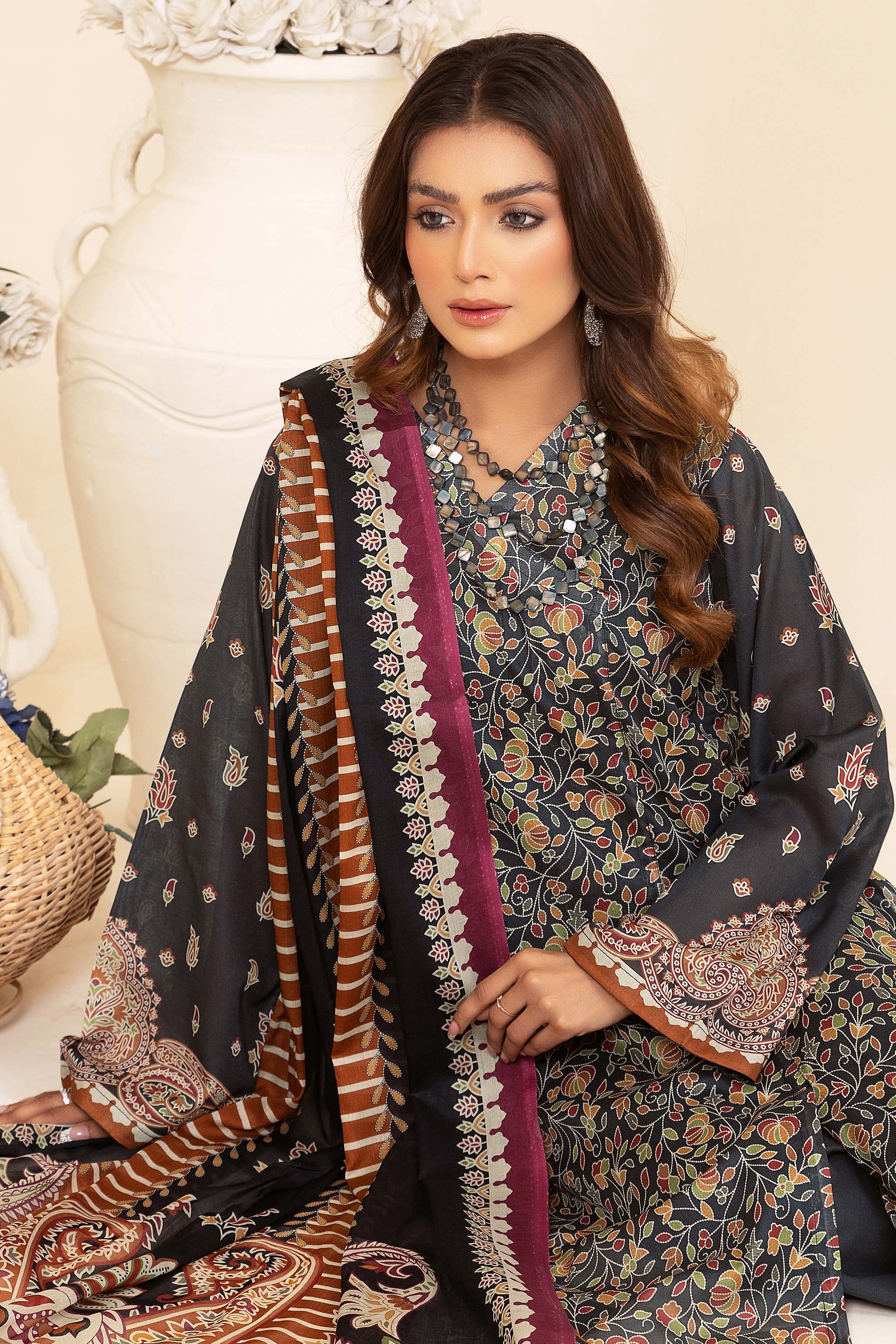 NIGAAR COLLECTION / 3PCS UNSTITCHED / PRINTED LAWN SUITS SUMMER 24 BY SAFANOOR