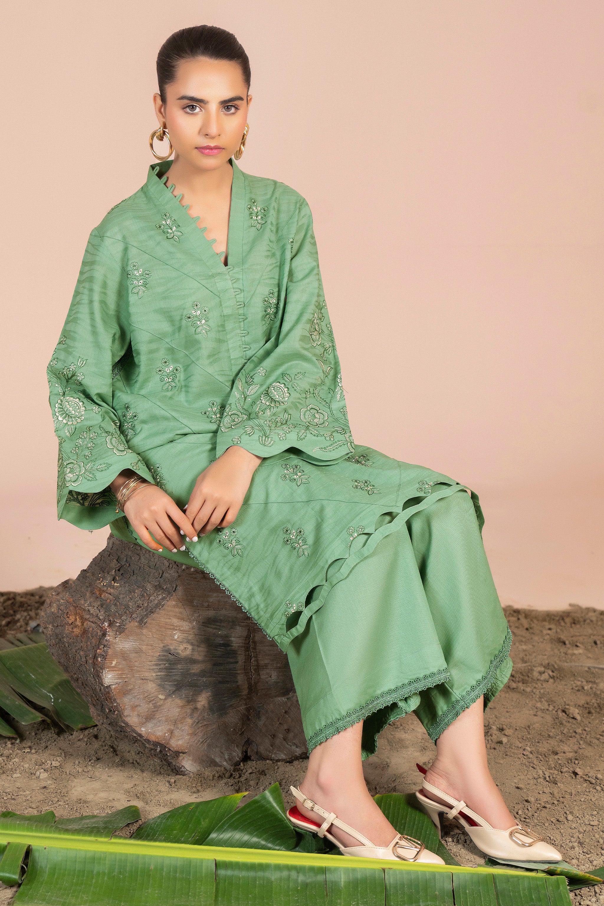 2 Piece Green Unstitched Embroidered Lawn - (Vol-40/04)2P-S-25-D-2 - SAFANOOR