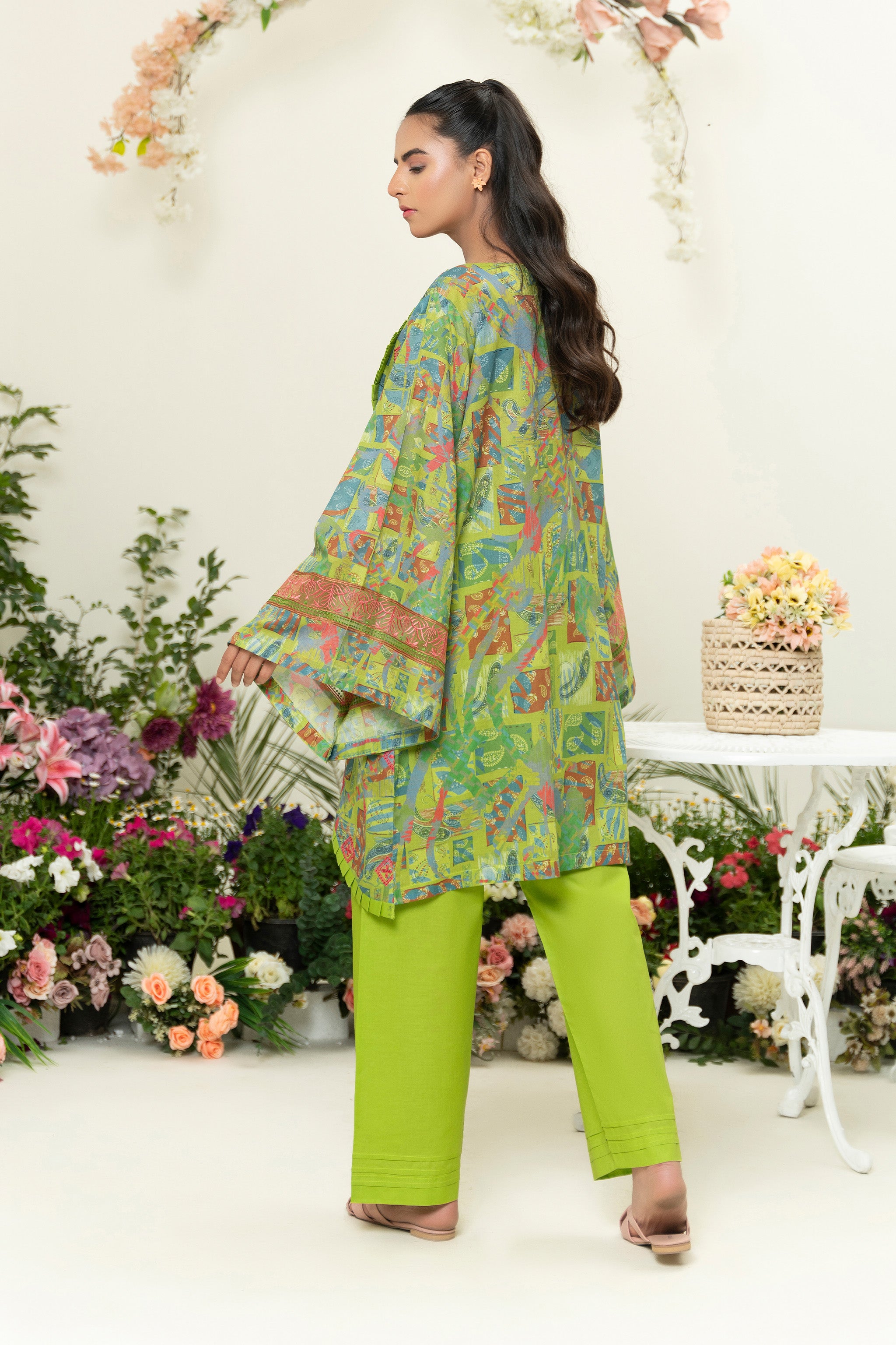 2 Piece Parrot Unstitched Embroidered Lawn - (Vol-39/14)2P-S-25-D7 - SAFANOOR