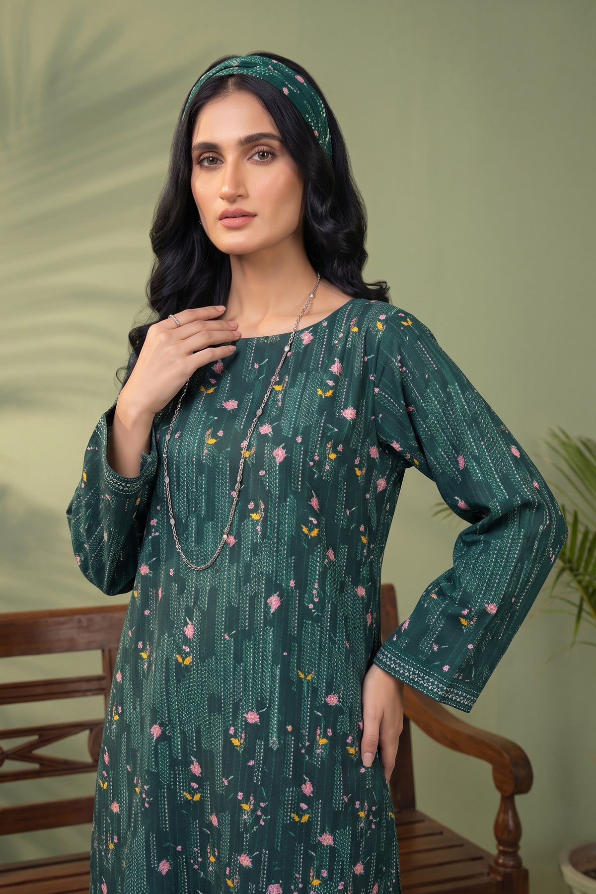 1 Piece Unstitched Doriya Khaddar Bottle Green