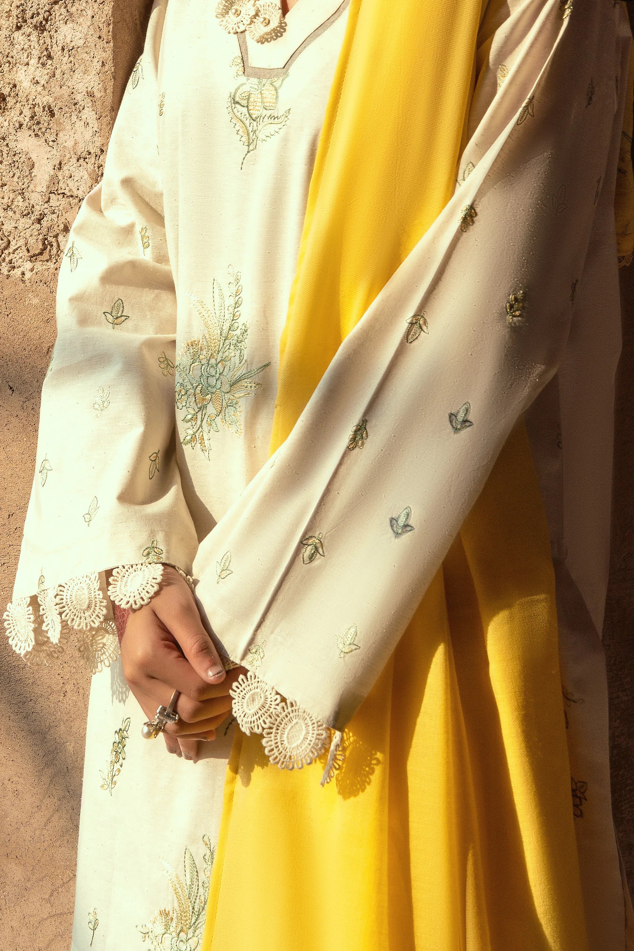 3 Piece Unstitched Dye Warm Naps Chrome White Suit