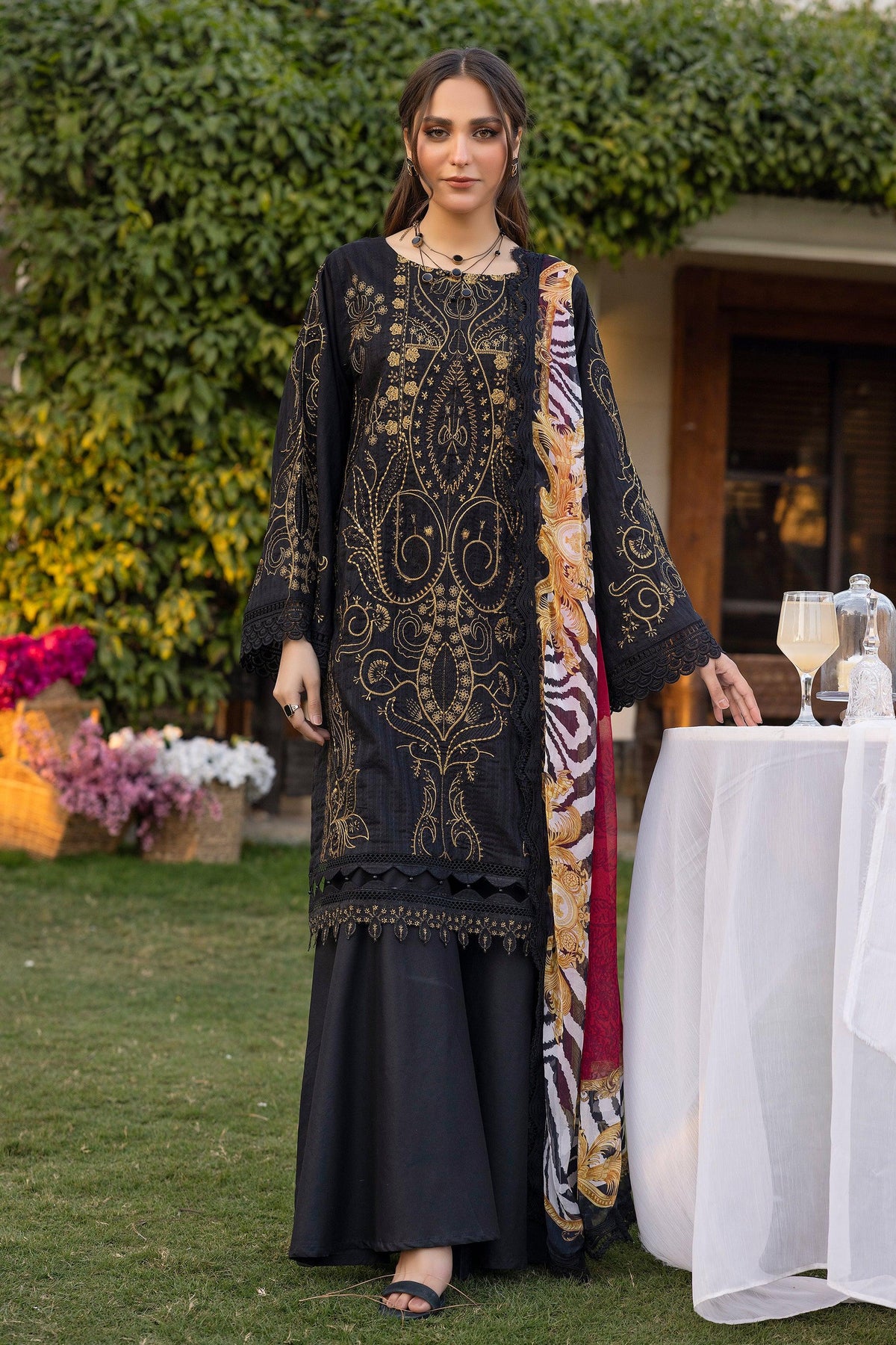 3 Piece Black Unstitched Embroidered Lawn - SafaNoor Main image