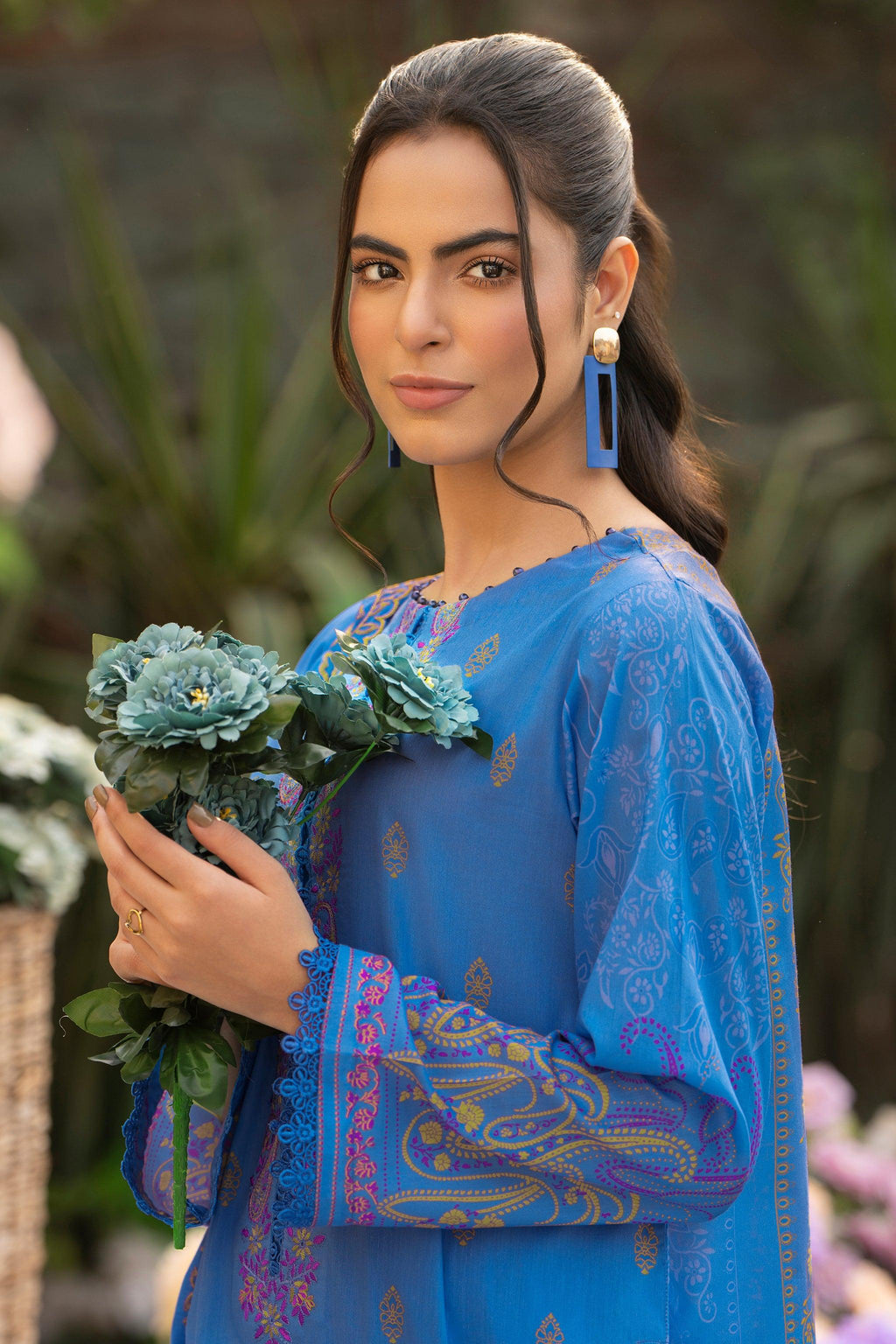 3 Piece Azure Blue Embroidered Lawn Unstitched - SafaNoor