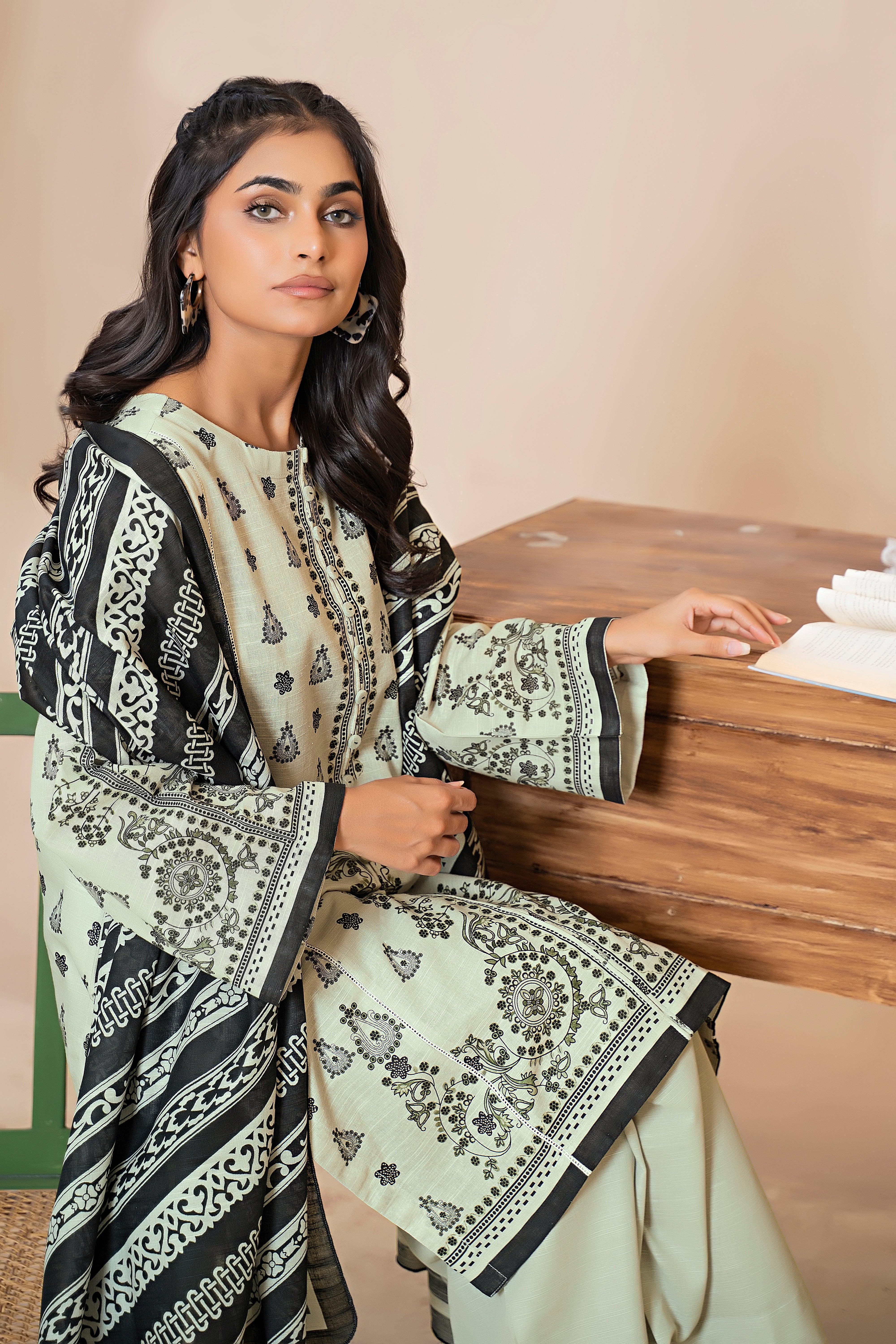 3 Piece Light Grey Khaddar Unstitched - SafaNoor