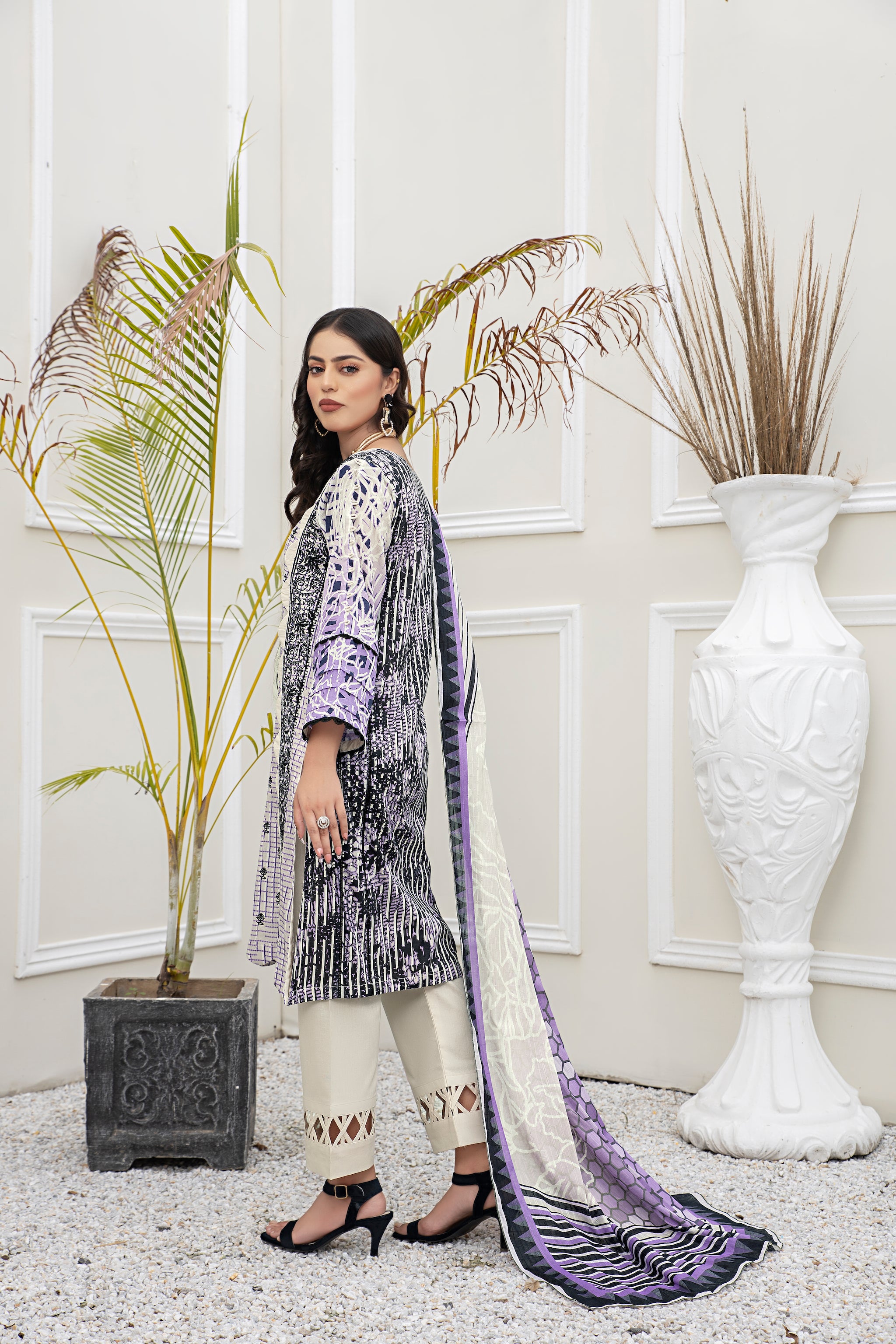 3 Piece Off White Unstitched Embroidered Lawn - (Vol-69/20)3P-S-24-D-1 - SAFANOOR