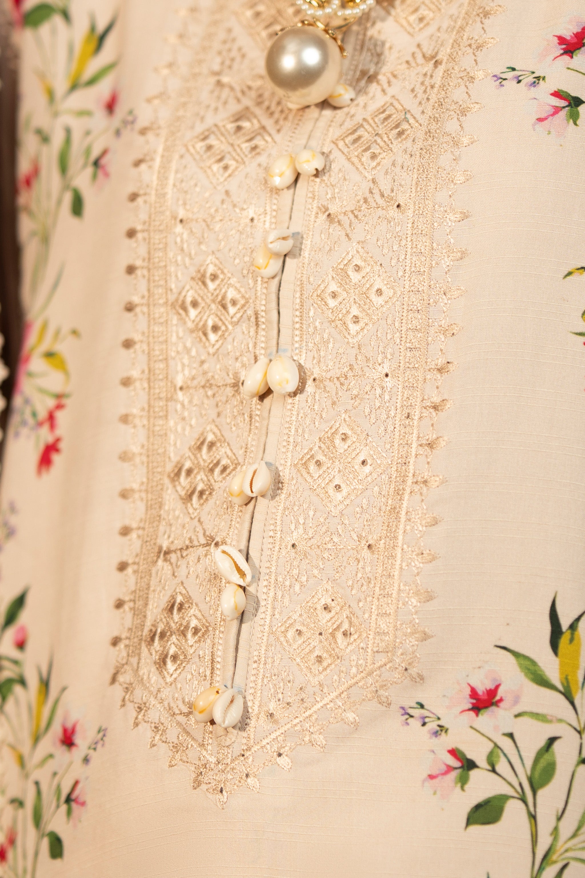 3 Piece Unstitched Beige Embroidered Linen - (Vol-113/01)D10 - SAFANOOOR