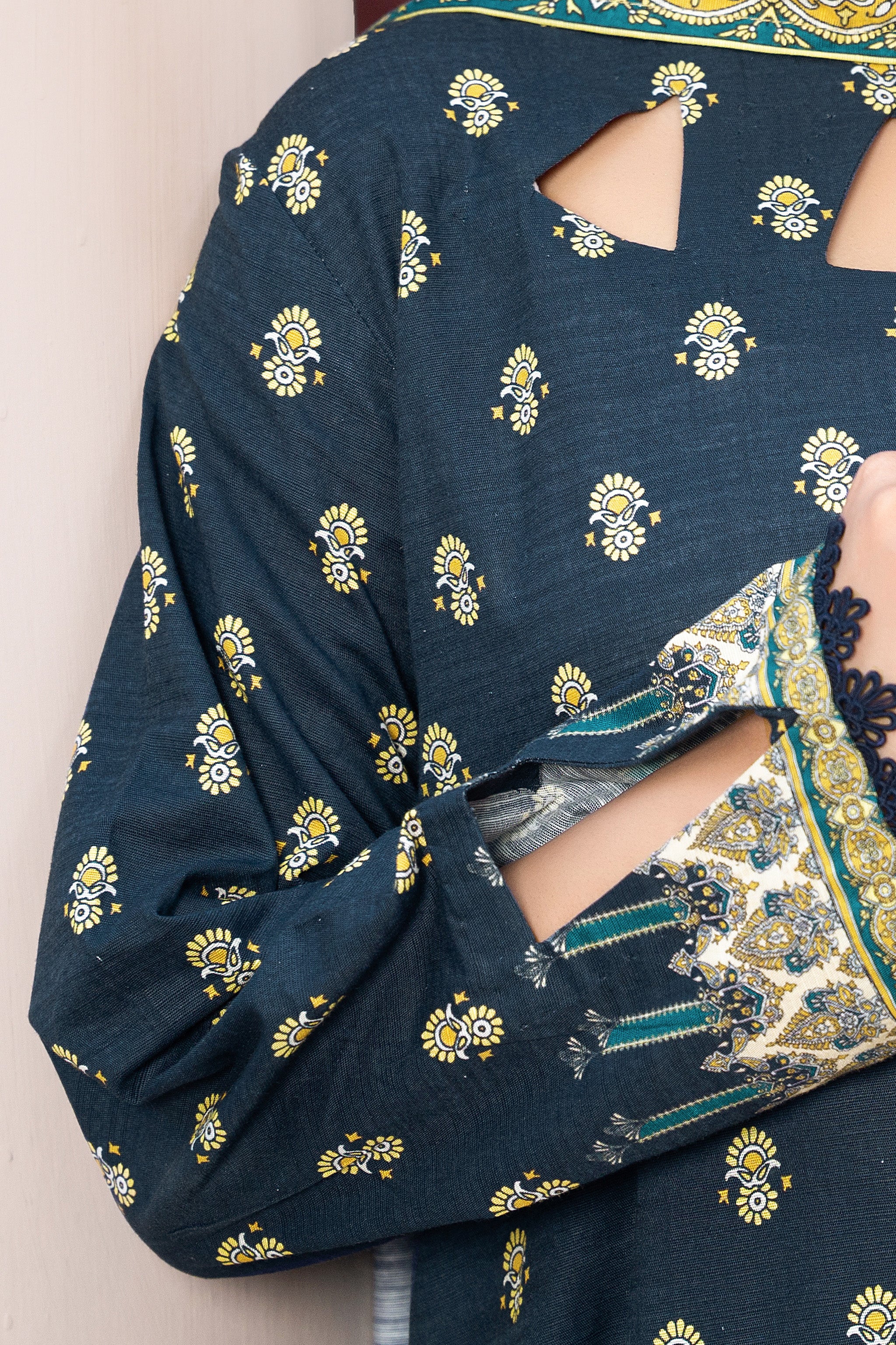 3 Piece Unstitched Black Printed Khaddar - (Vol-111/11)D10 - SAFANOOOR