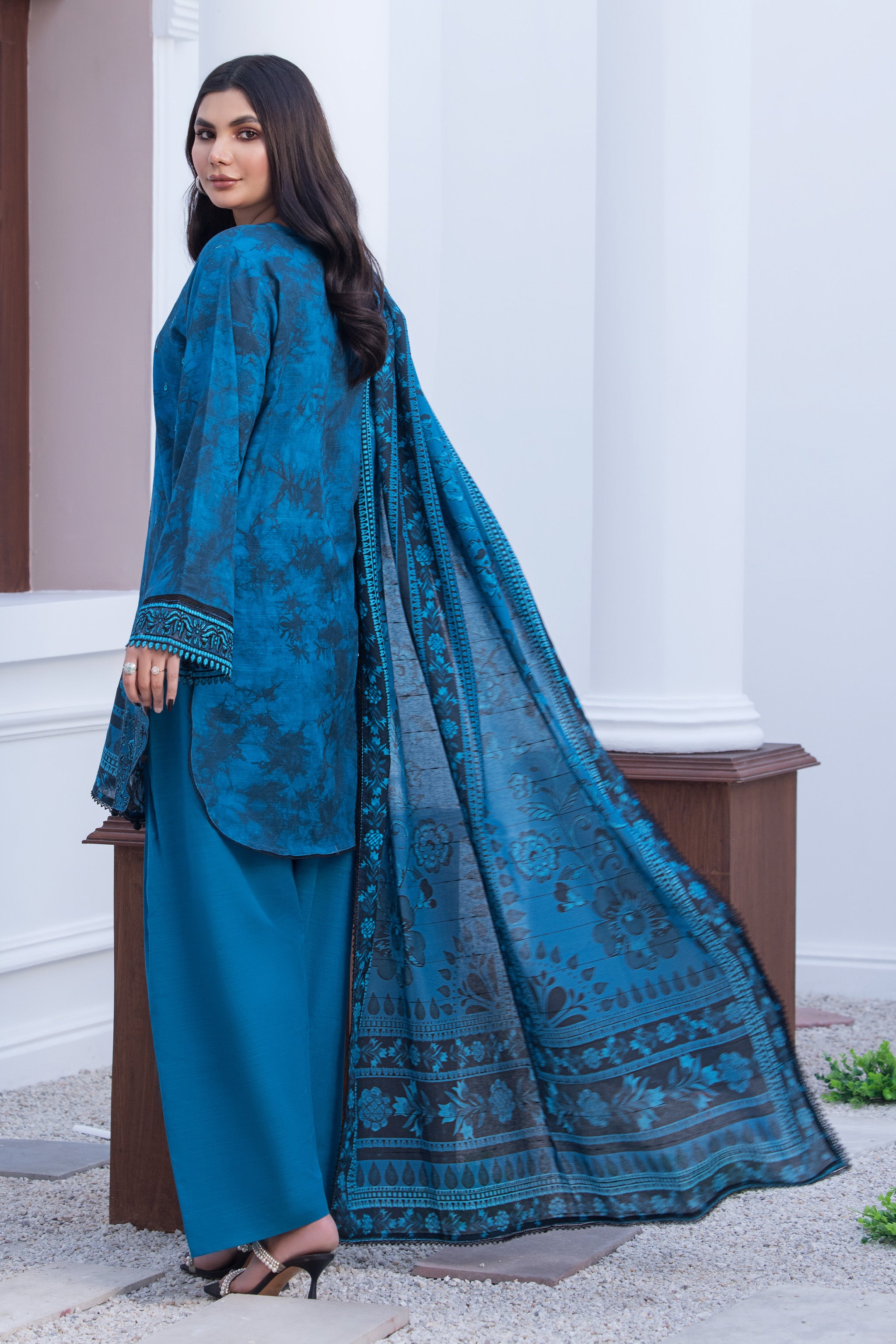 3 Piece Unstitched Blue Embroidered Khaddar - (Vol-115/08)D7 - SAFANOOOR