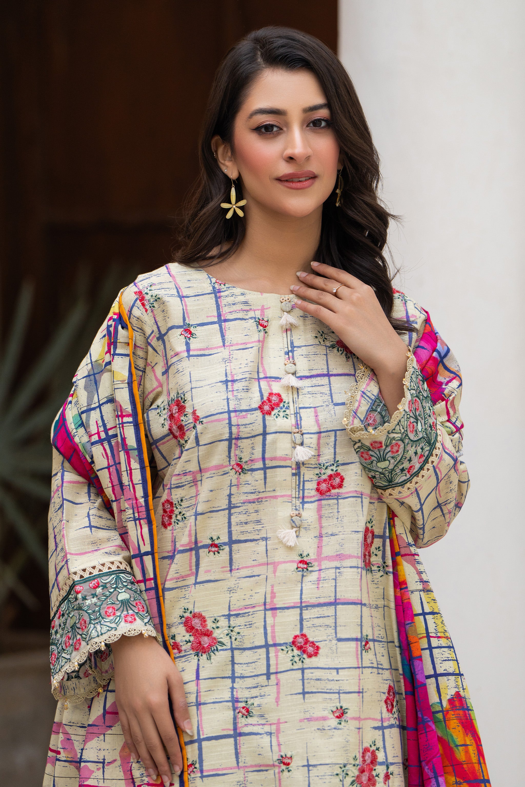 3 Piece Unstitched Cream Embroidered Khaddar - (Vol-115/08)D8 - SAFANOOOR Main image