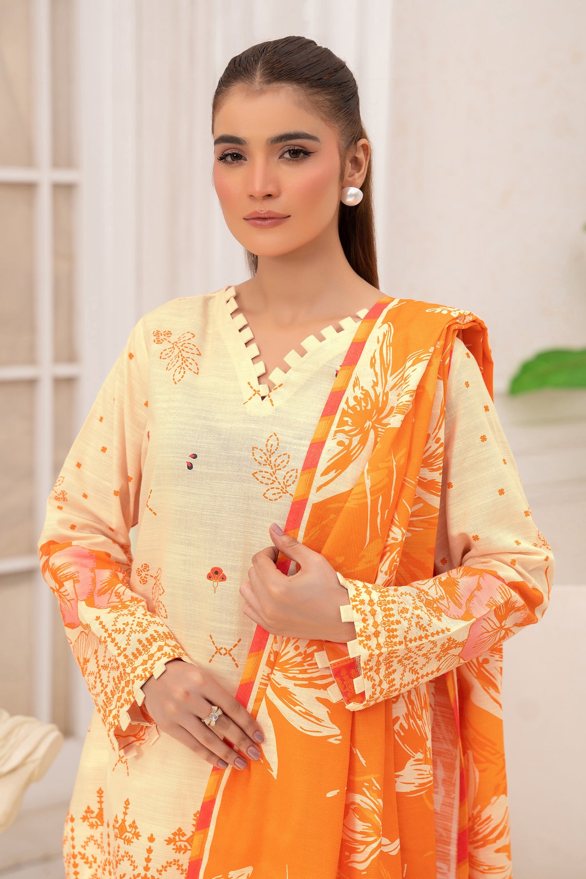 3 Piece Unstitched Cream Premium Khaddar - (Vol-116/12)D8 - SAFANOOOR Main image