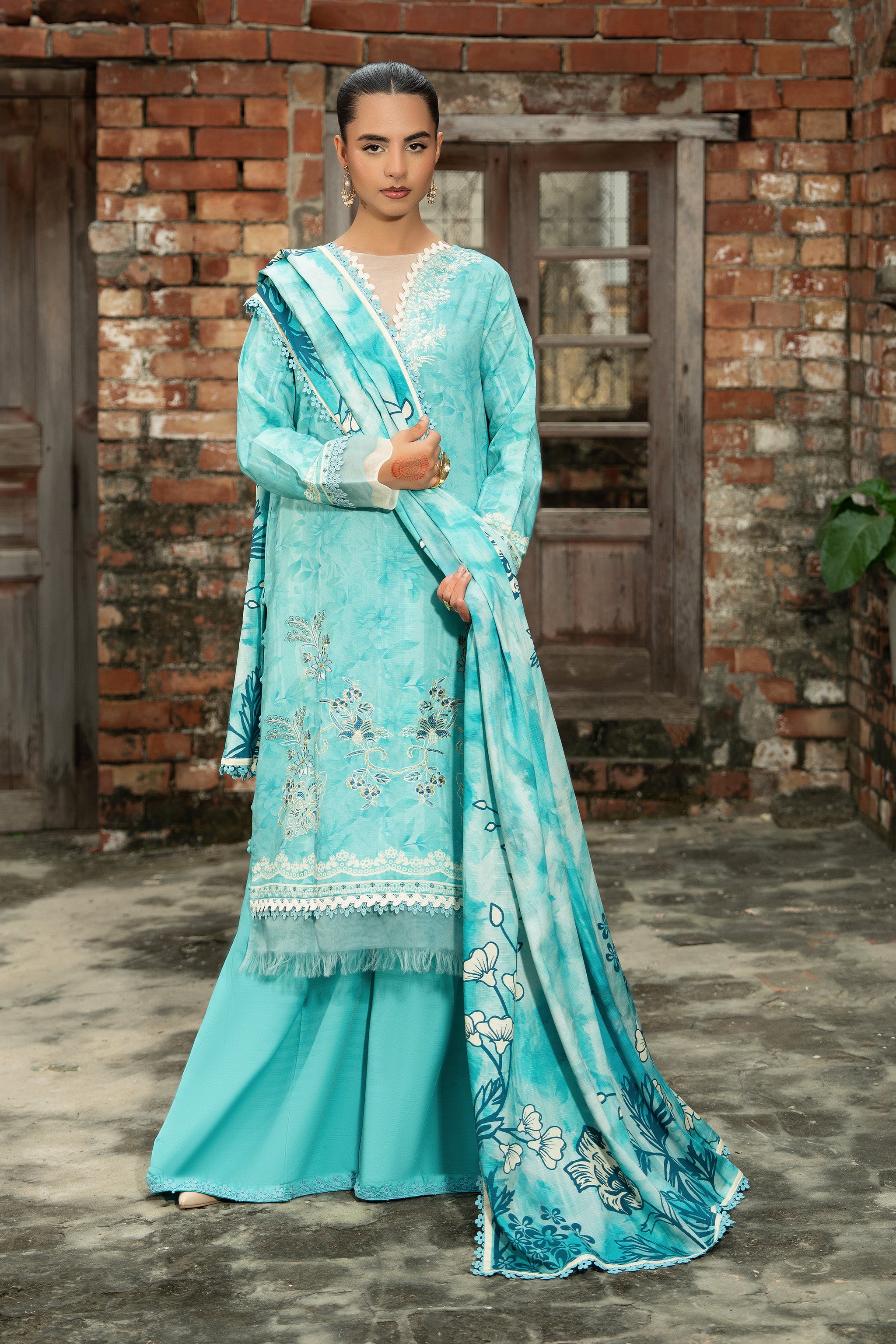 3 Piece Unstitched Cyan Embroidered Linen Secondary image