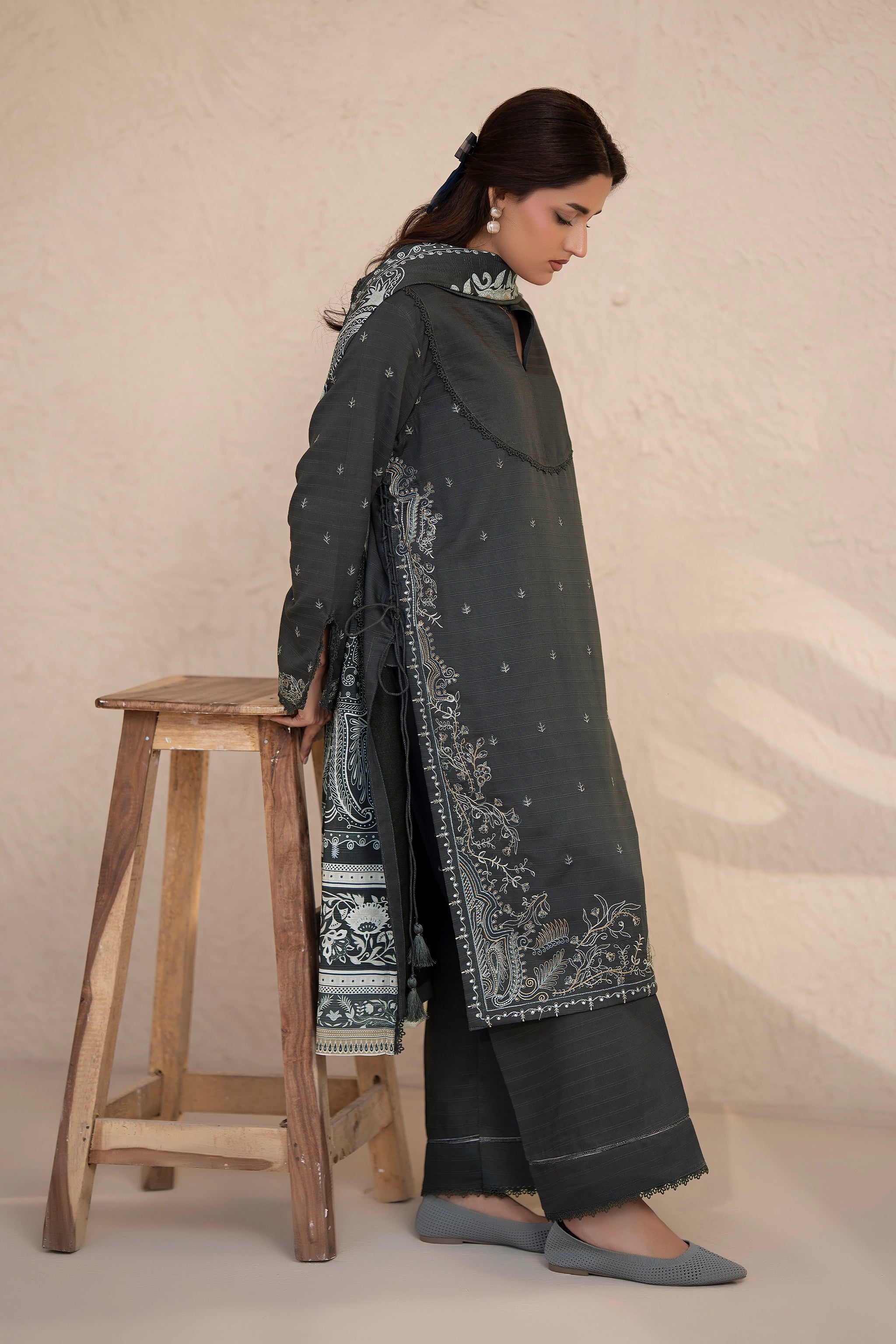 3 Piece Unstitched Dark Gray Premium Embroidered Lawn - Safa Noor