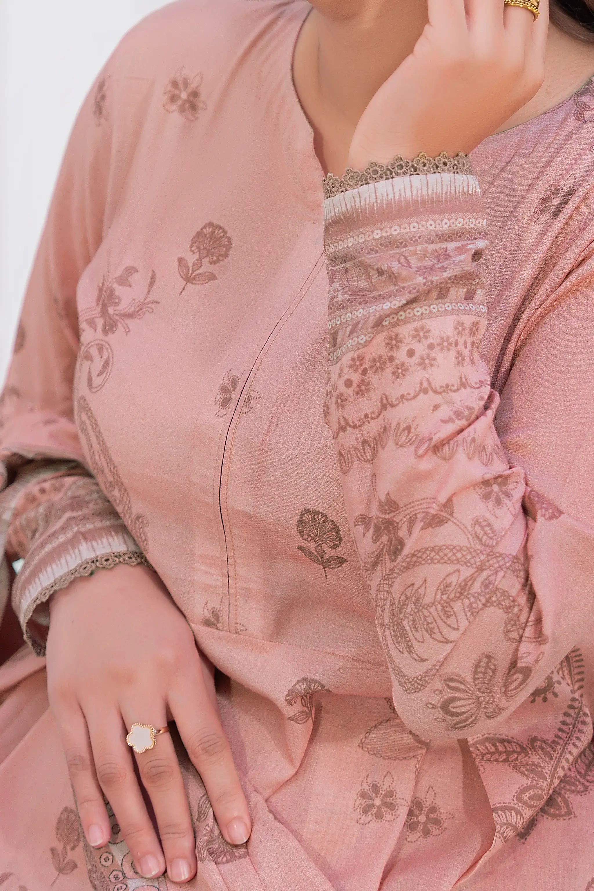 3 Piece Unstitched Dusty Pink Premium Printed Lawn Suit by Safa Noor Nigaah Collection Summer 2026