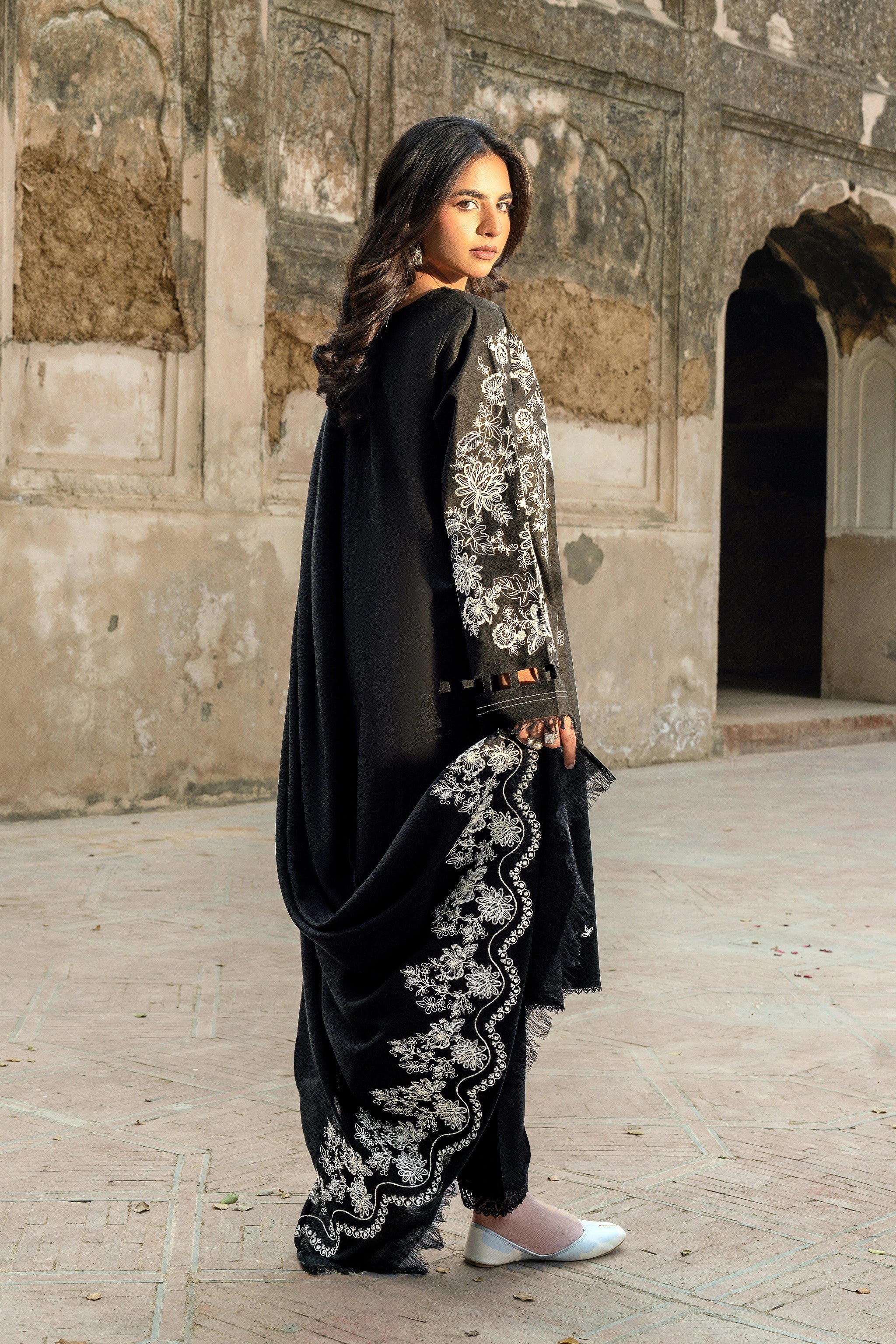 3 Piece Unstitched Dye Warm Naps Black Suit