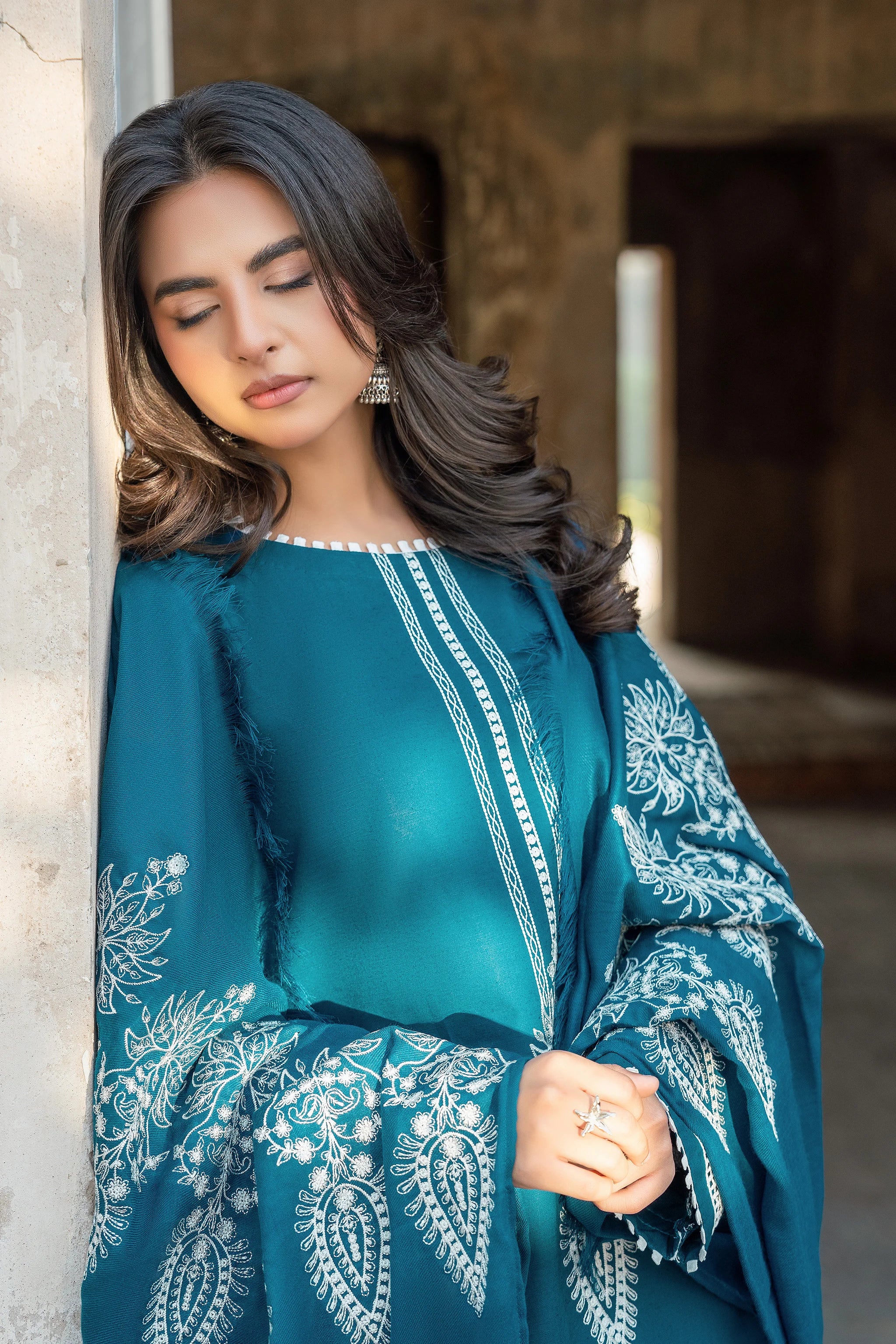 3 Piece Unstitched Dye Warm Naps Blue Chill Suit Secondary image
