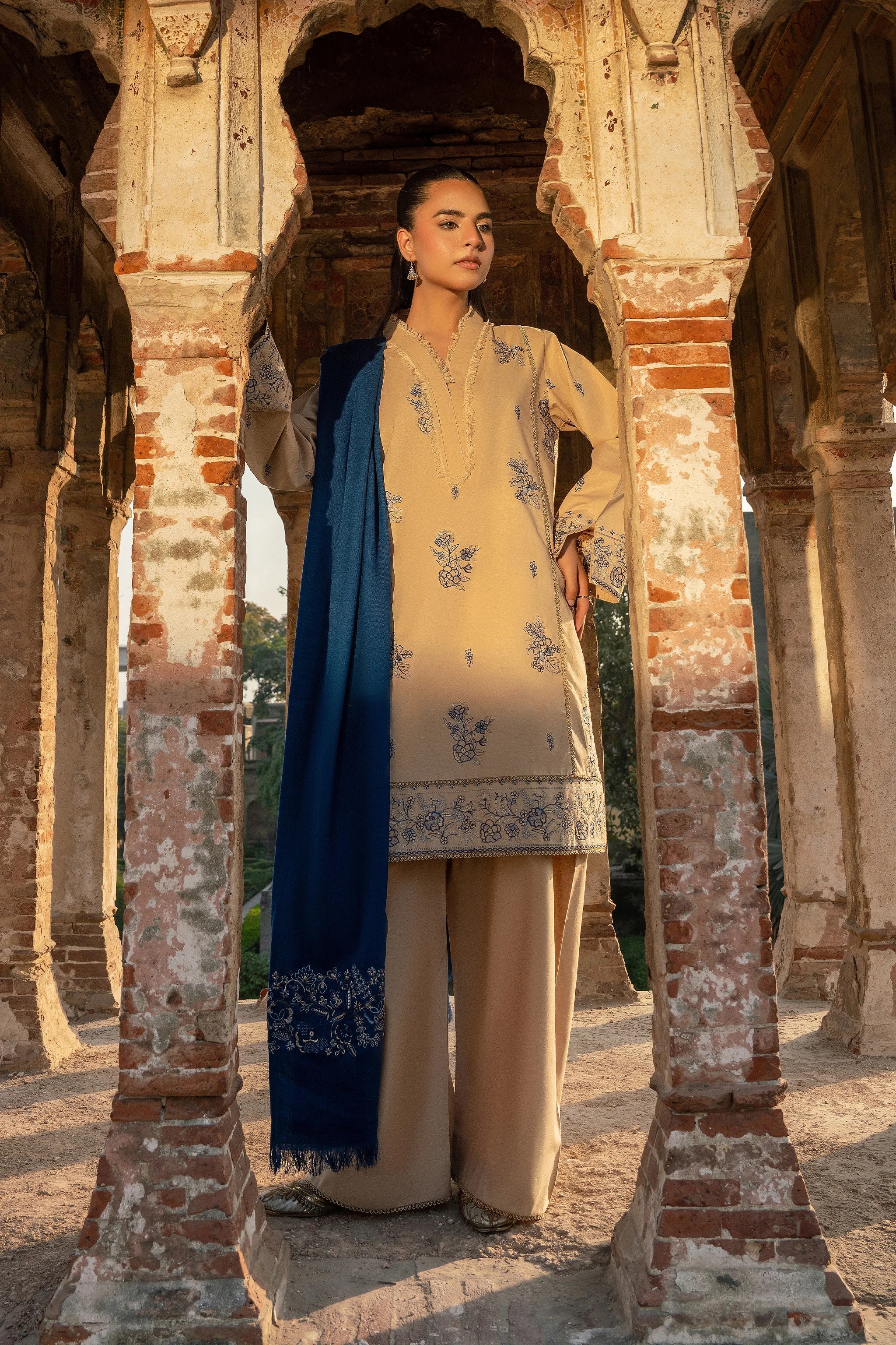 3 Piece Unstitched Dye Warm Naps Burly Wood Suit Secondary image