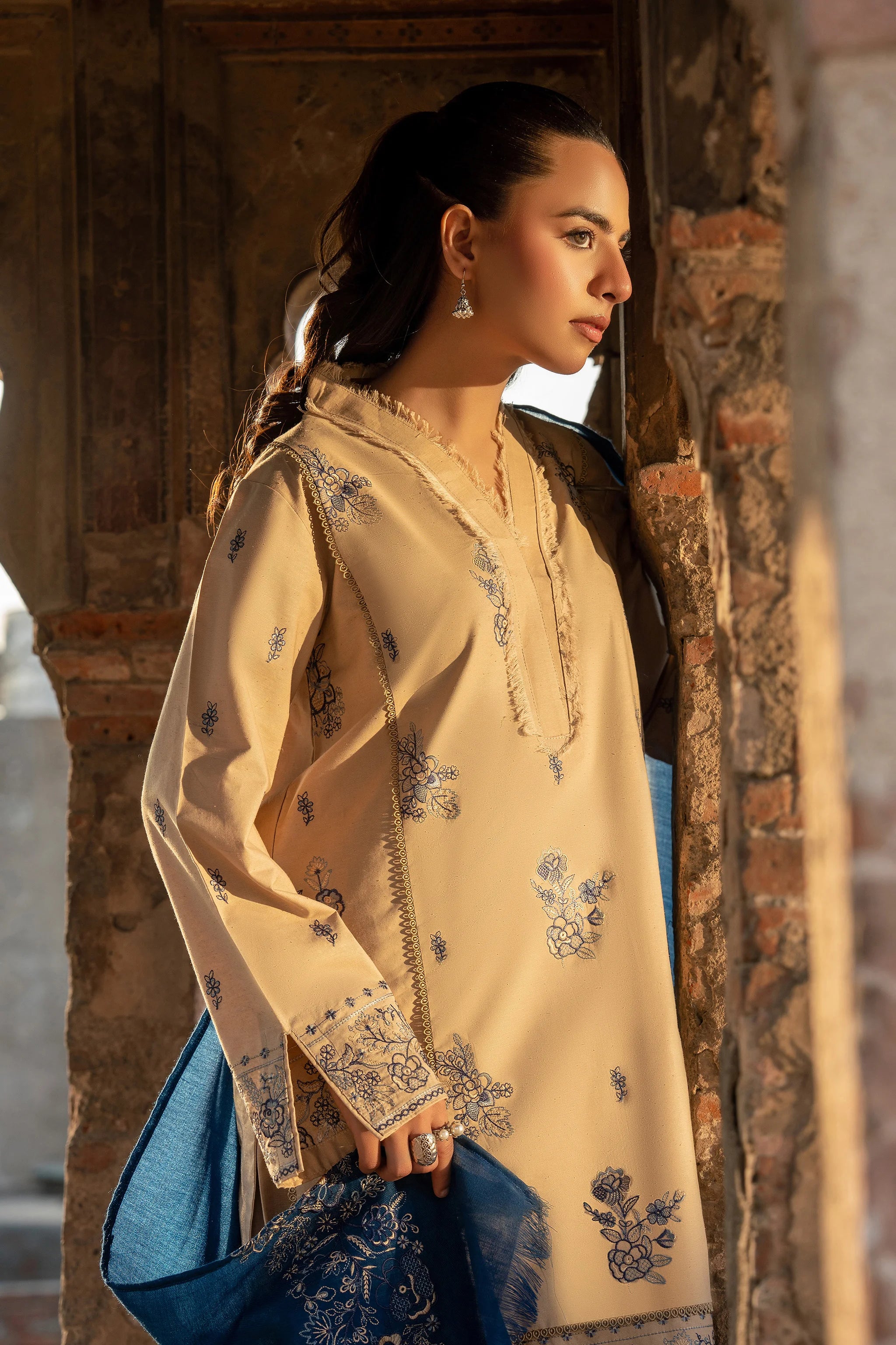 3 Piece Unstitched Dye Warm Naps Burly Wood Suit Secondary image