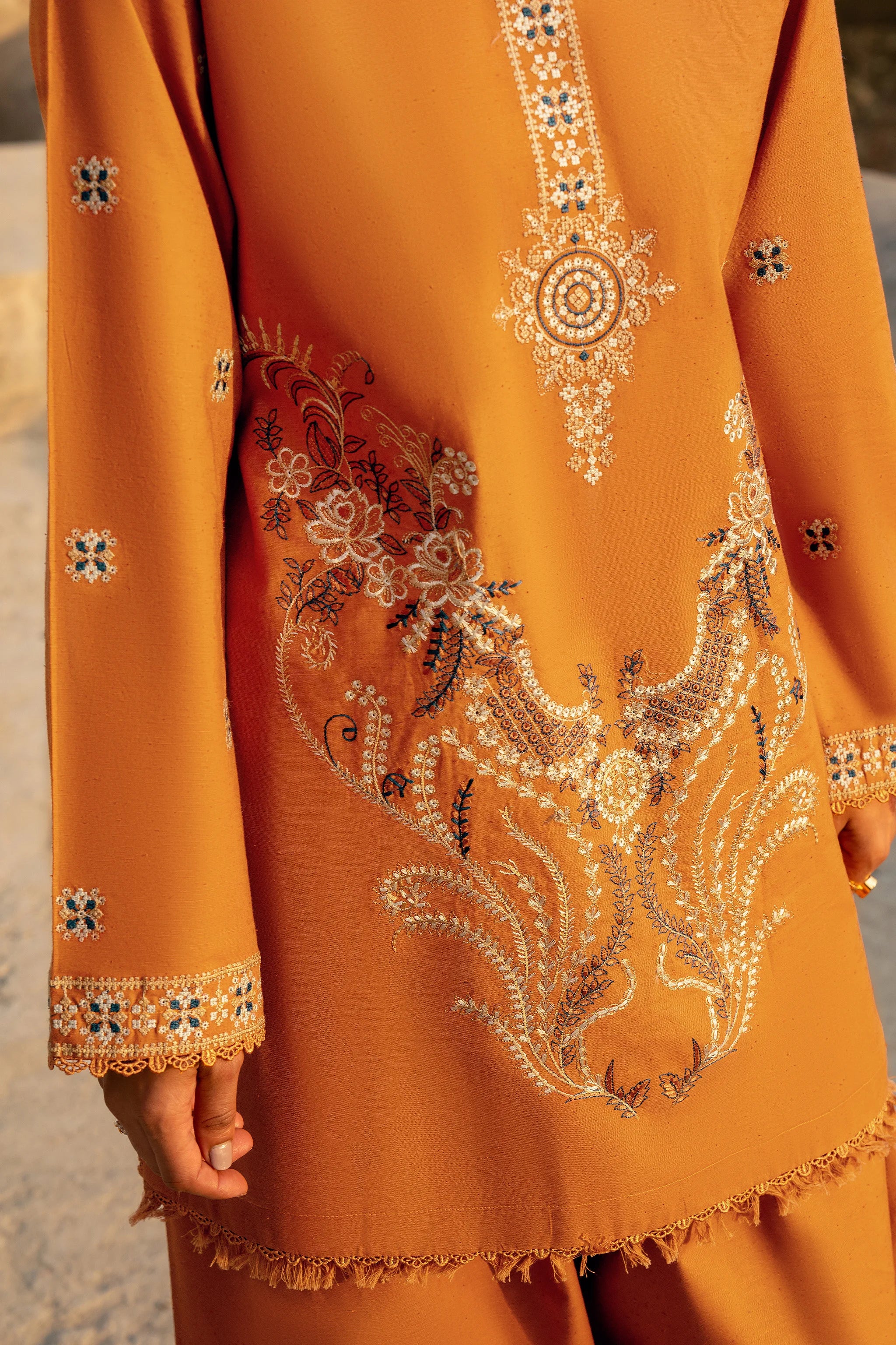 3 Piece Unstitched Dye Warm Naps Orange Suit