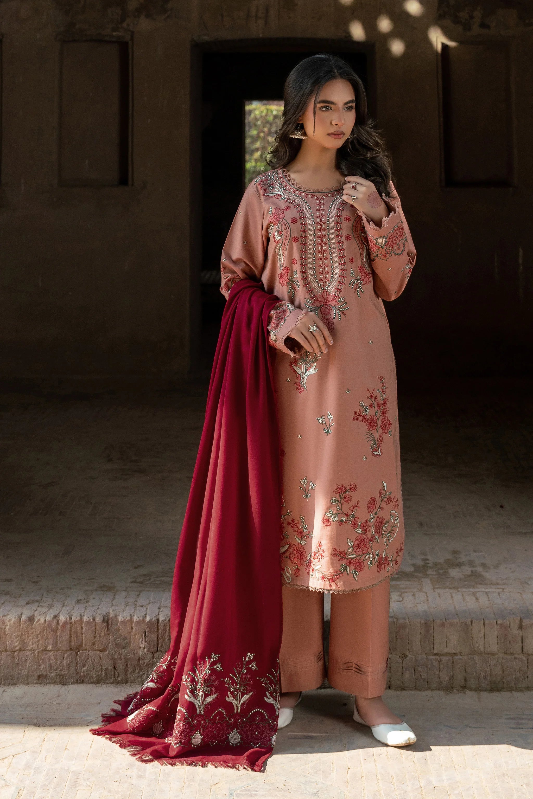 3 Piece Unstitched Dye Warm Naps Rose Taupe Suit Secondary image