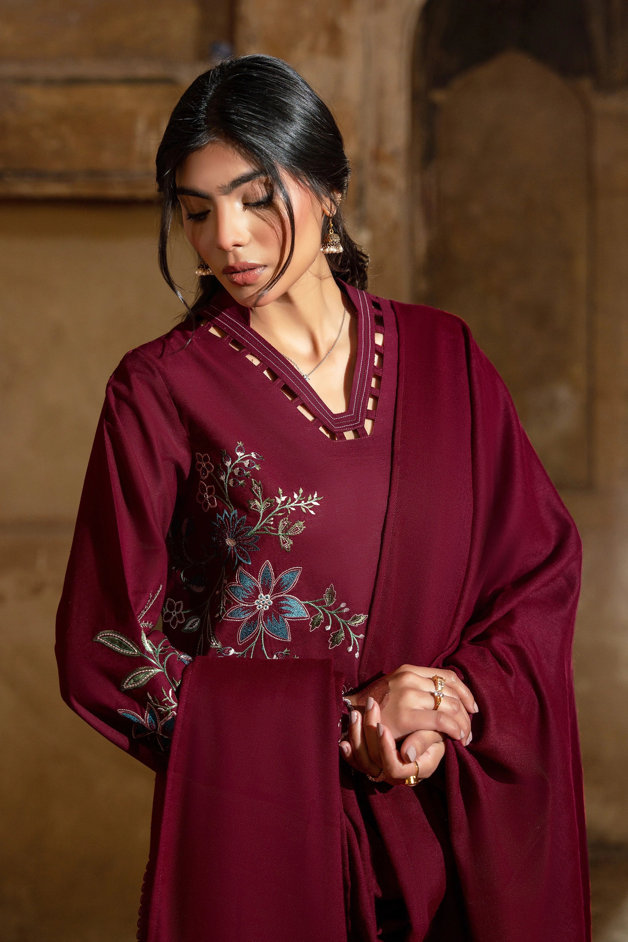 3 Piece Unstitched Dye Warm Naps Vine Red Suit Secondary image