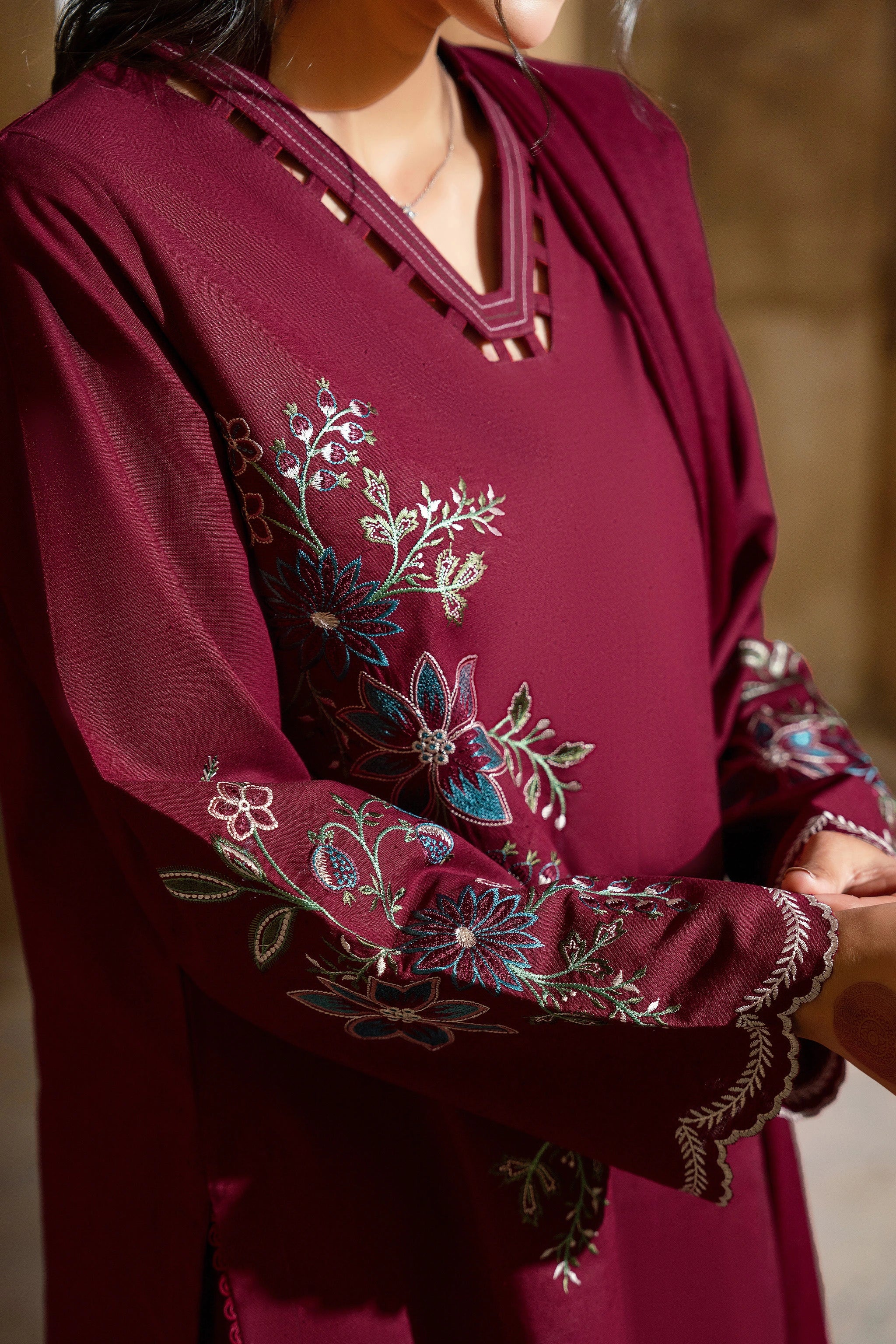 3 Piece Unstitched Dye Warm Naps Vine Red Suit