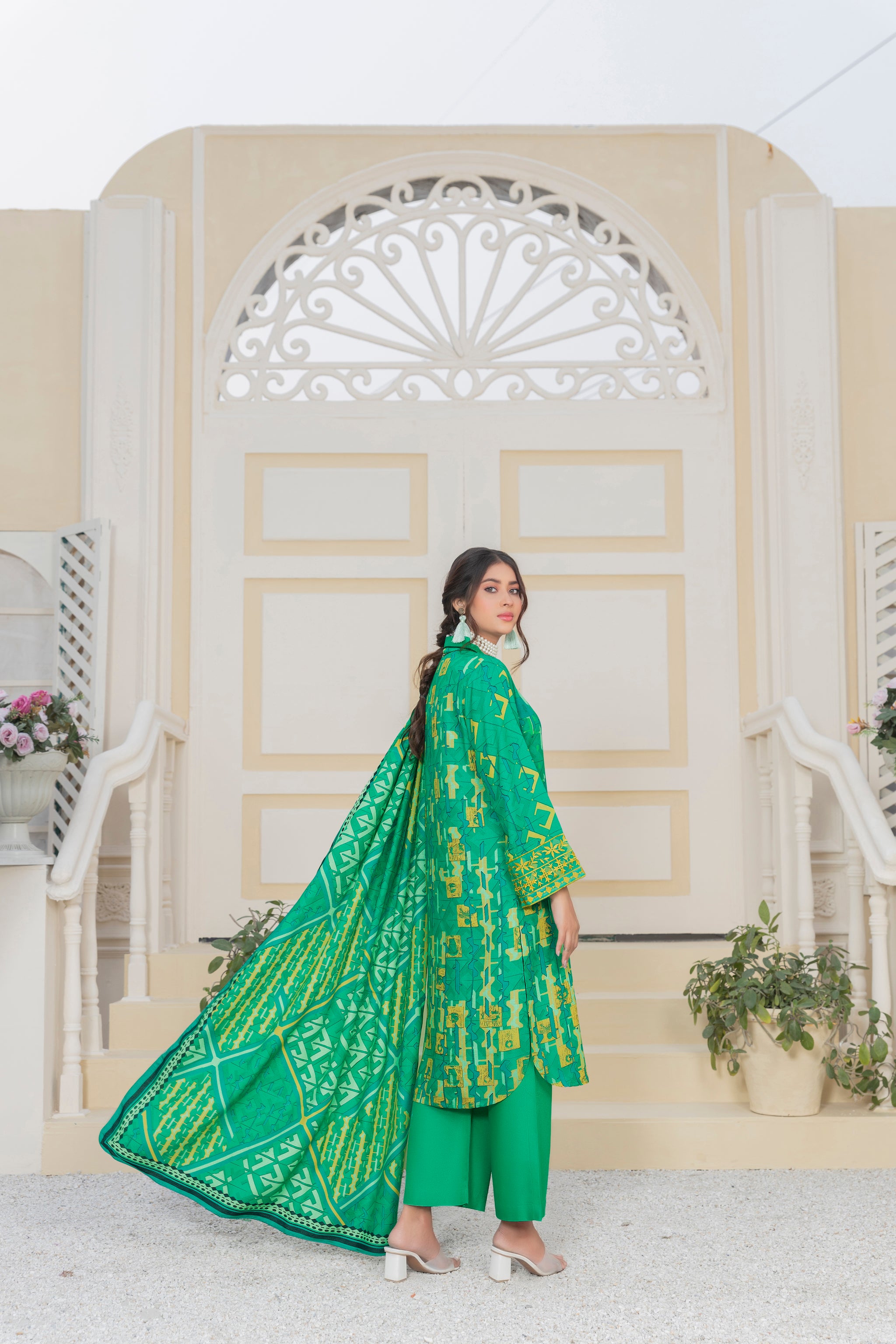 3 Piece Unstitched Green Embroidered Karandi - (Vol-64/10)3P-W-23-D-3 - SAFANOOR