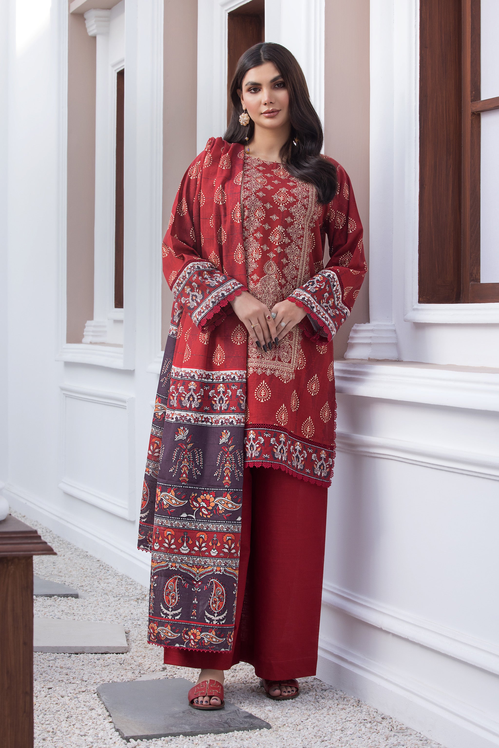 3 Piece Unstitched Maroon Embroidered Khaddar Secondary image