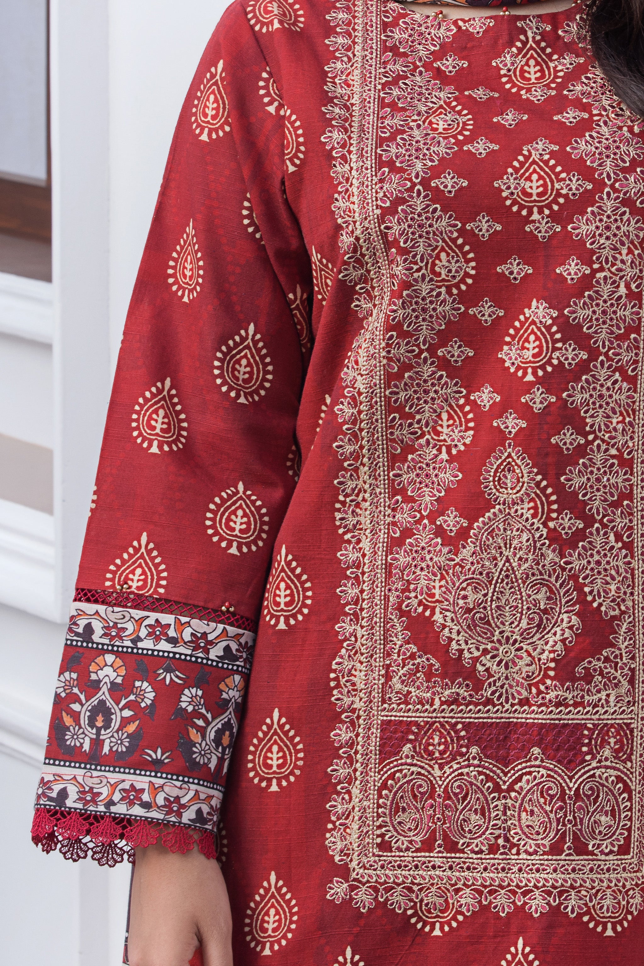3 Piece Unstitched Maroon Embroidered Khaddar - (Vol-115/08)D5 - SAFANOOOR