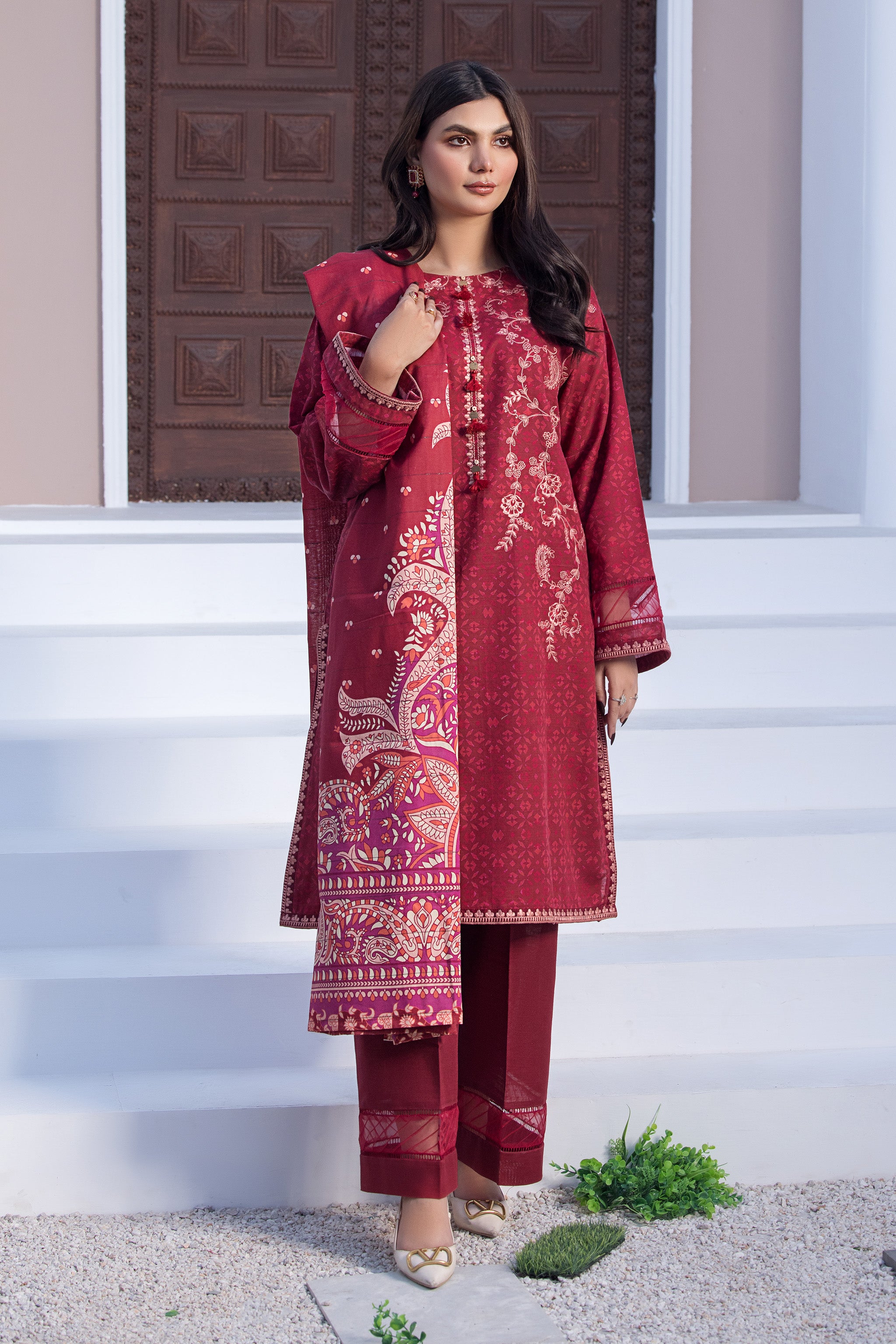 3 Piece Unstitched Maroon Embroidered Khaddar Secondary image