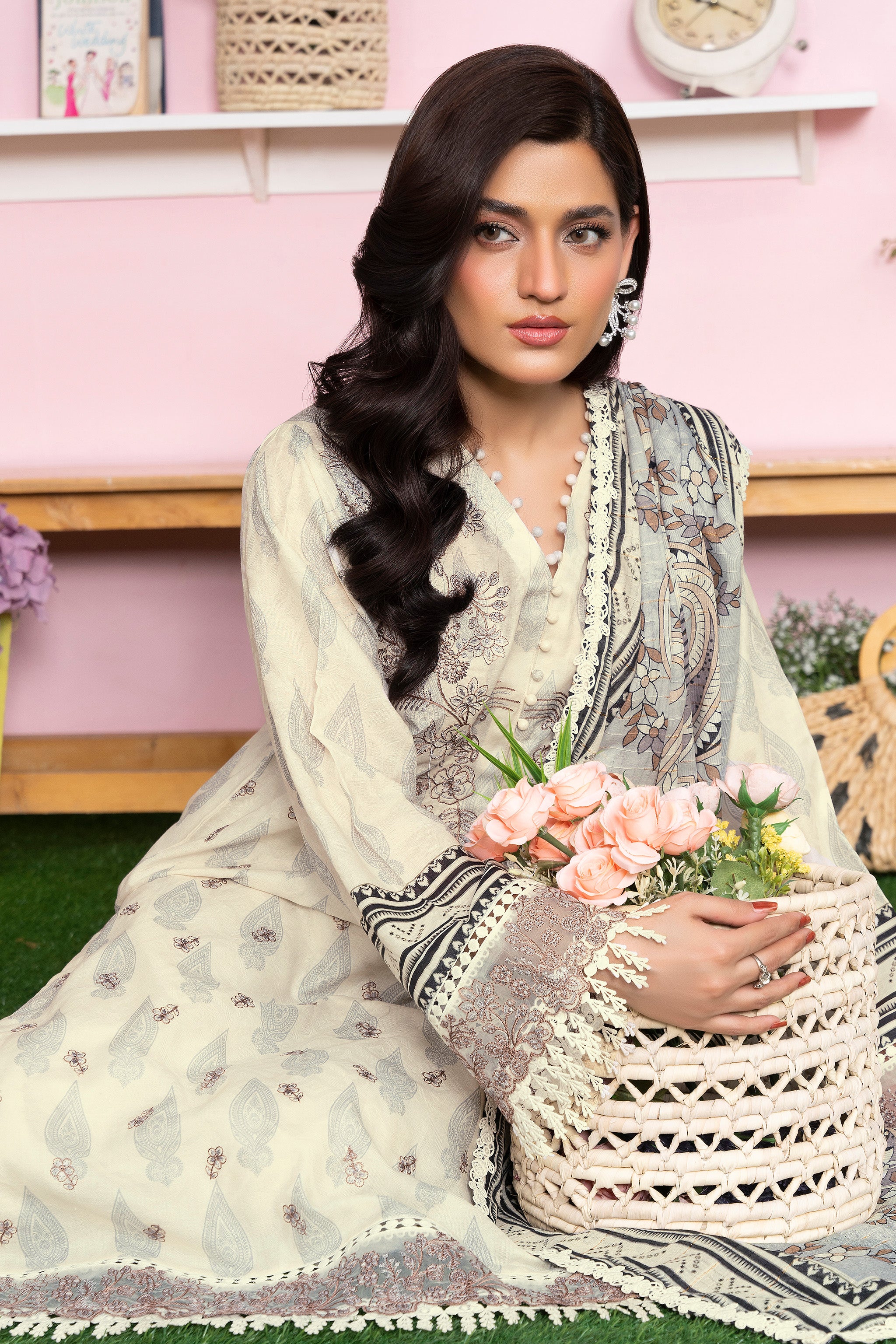 3 Piece Unstitched Pearl Printed Lawn - (Vol-107/09)3P-S-25-D1 - SAFANOOR Main image