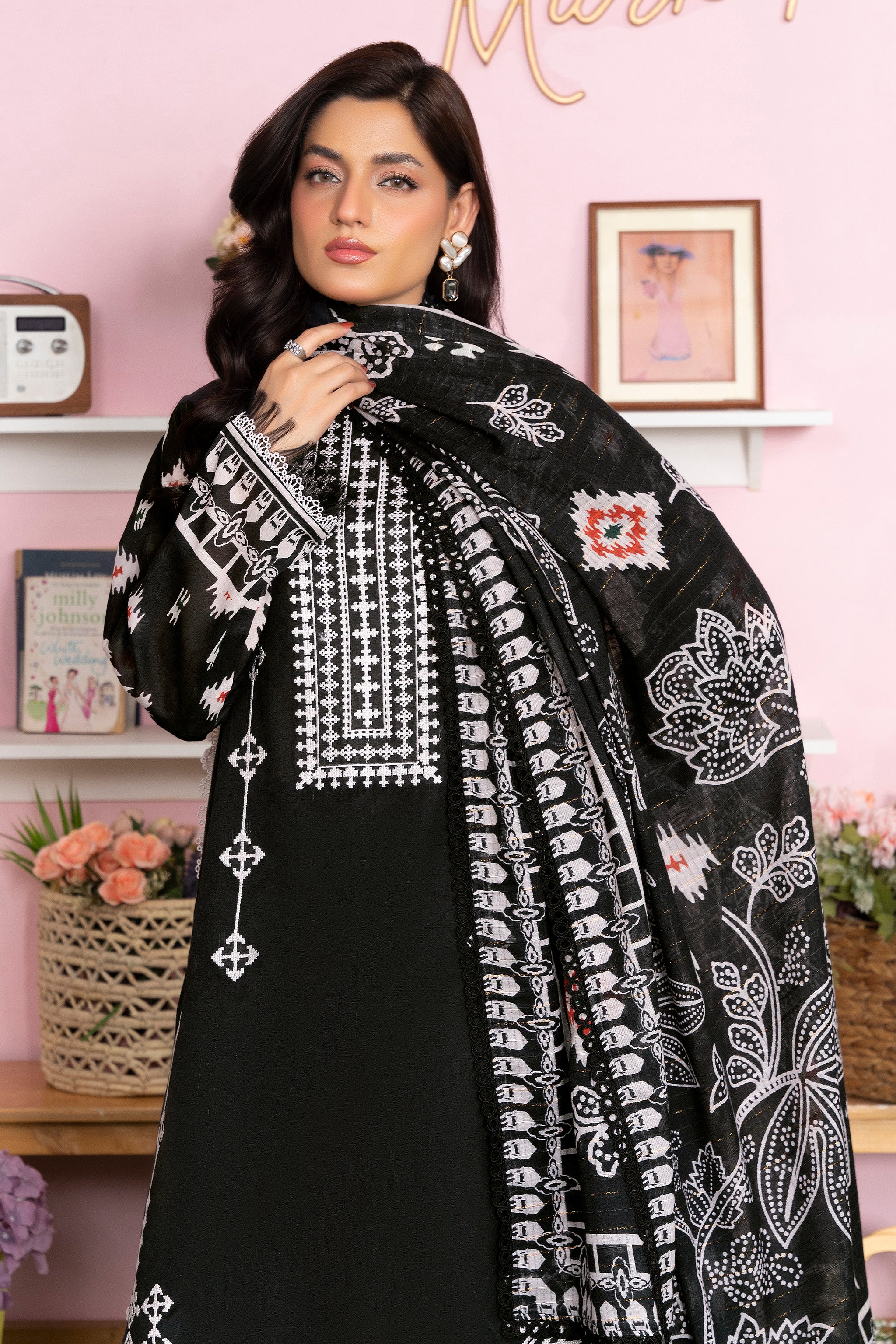 3 Piece Unstitched Warm Black Printed Lawn - (Vol-107/09)3P-S-25-D5 - SAFANOOR