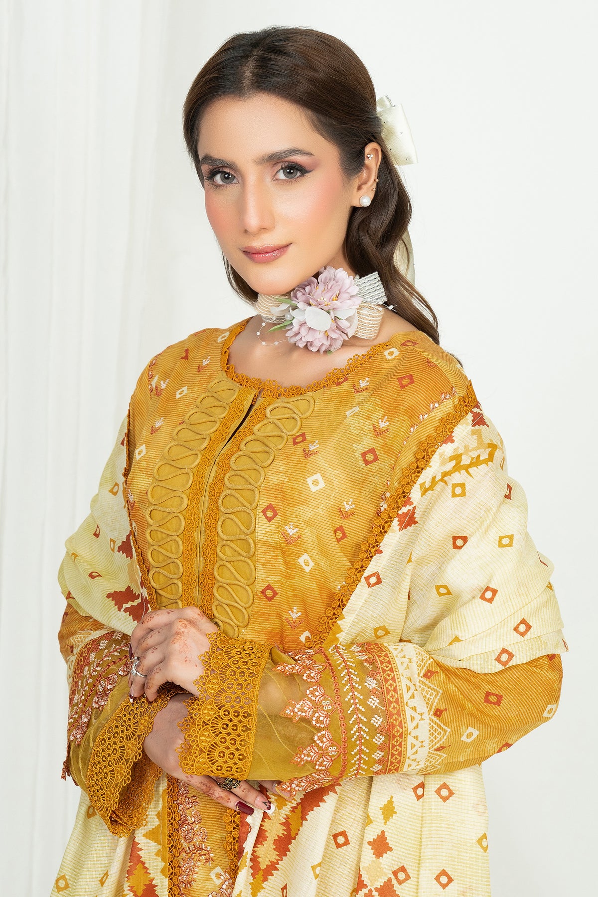 3 Piece Unstitched Yellow Embroidered Lawn - (Vol-105/06)3P-S-25-D3 - SAFANOOR Main image