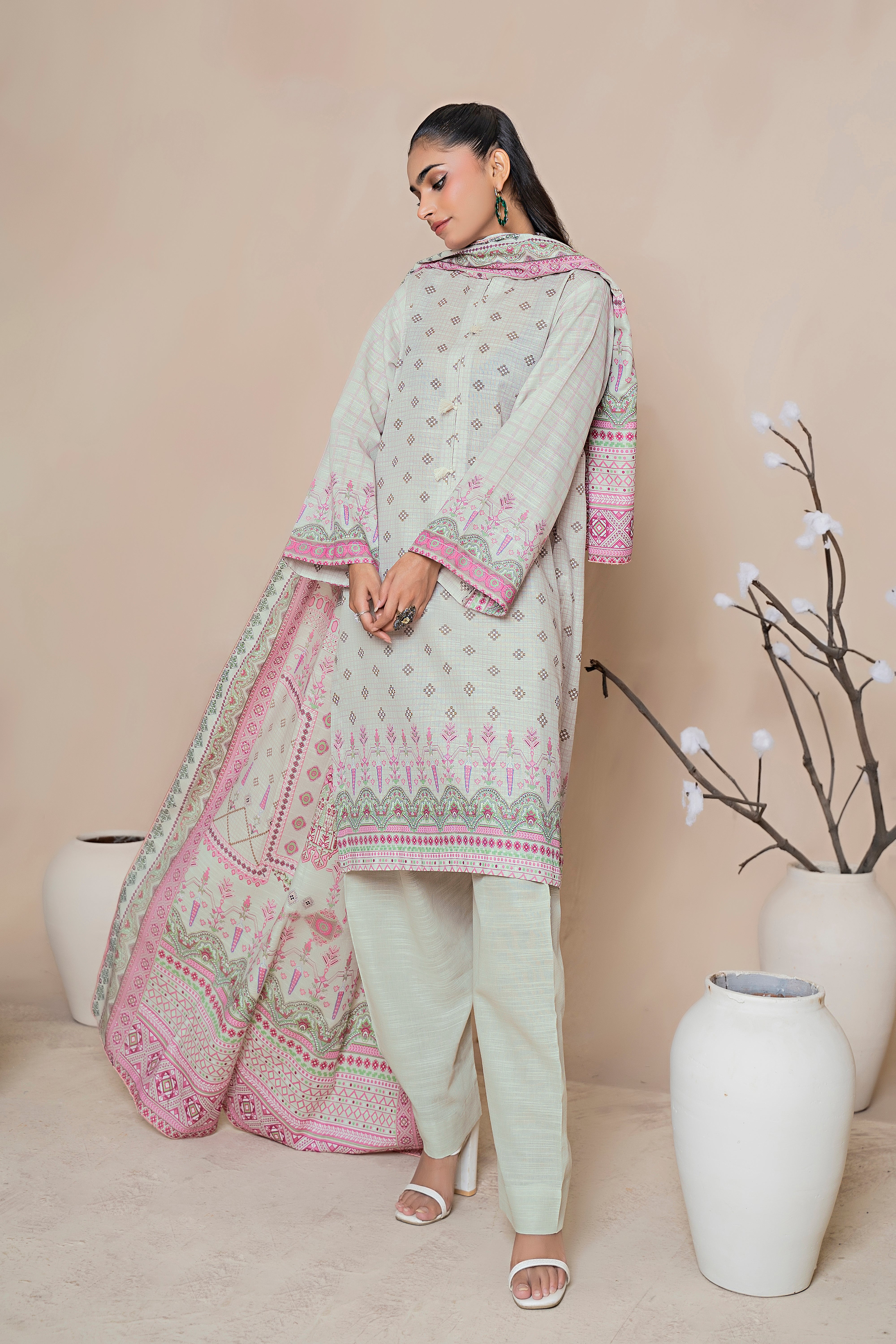 3 Piece White Khaddar Unstitched - (Vol-79/11)3P-W-24-D-8 - SAFANOOR