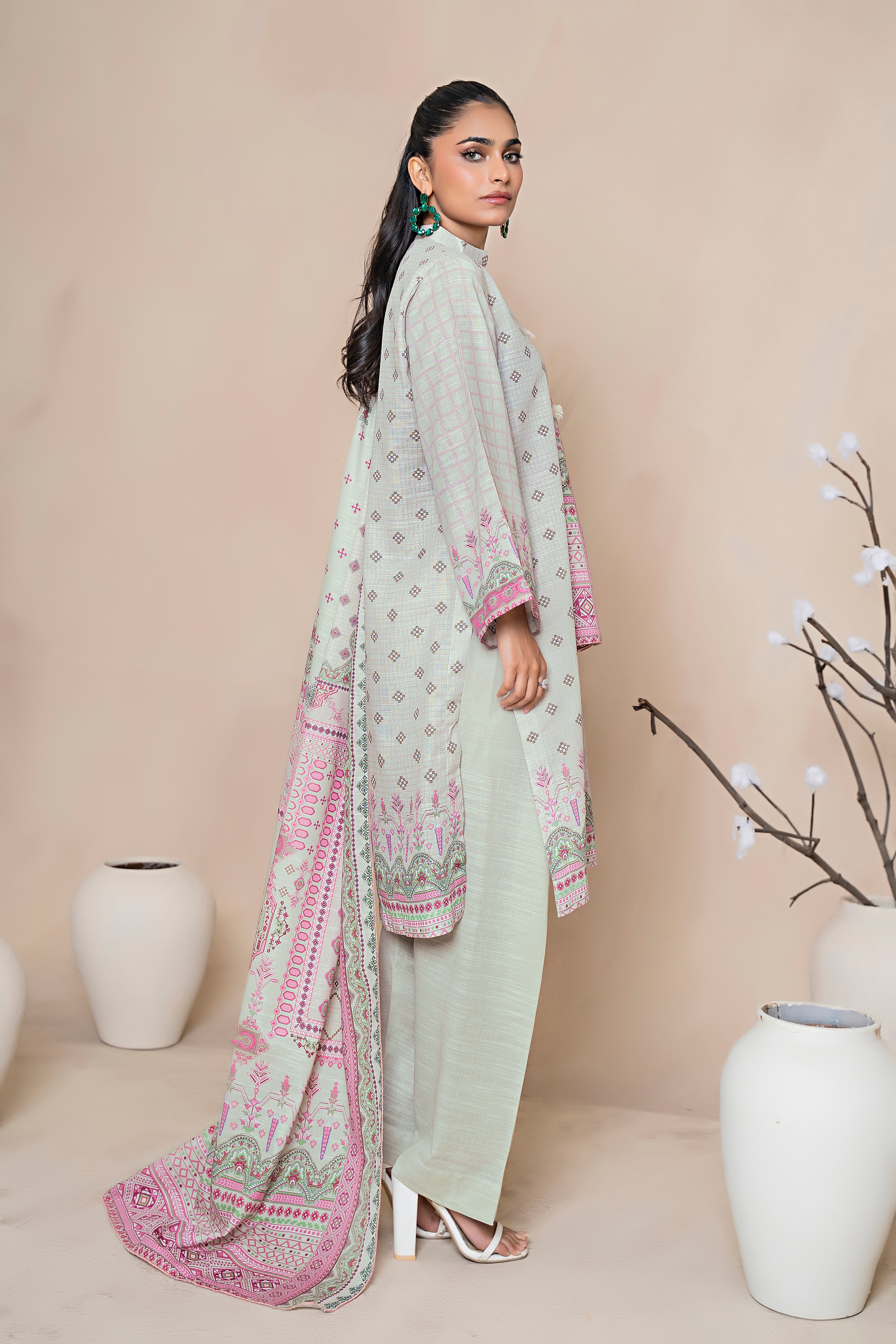 3 Piece White Khaddar Unstitched - (Vol-79/11)3P-W-24-D-8 - SAFANOOR