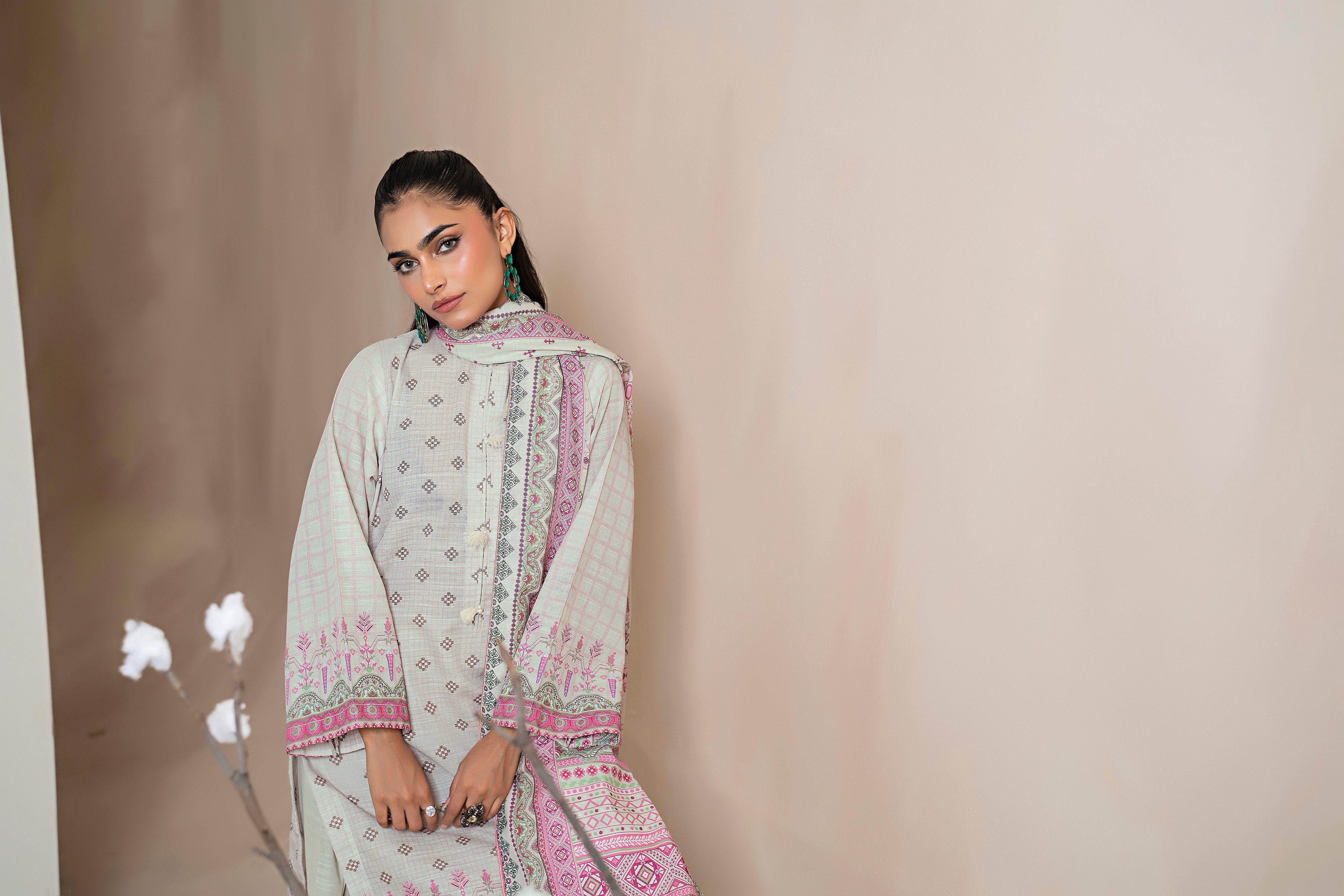 3 Piece White Khaddar Unstitched - SafaNoor