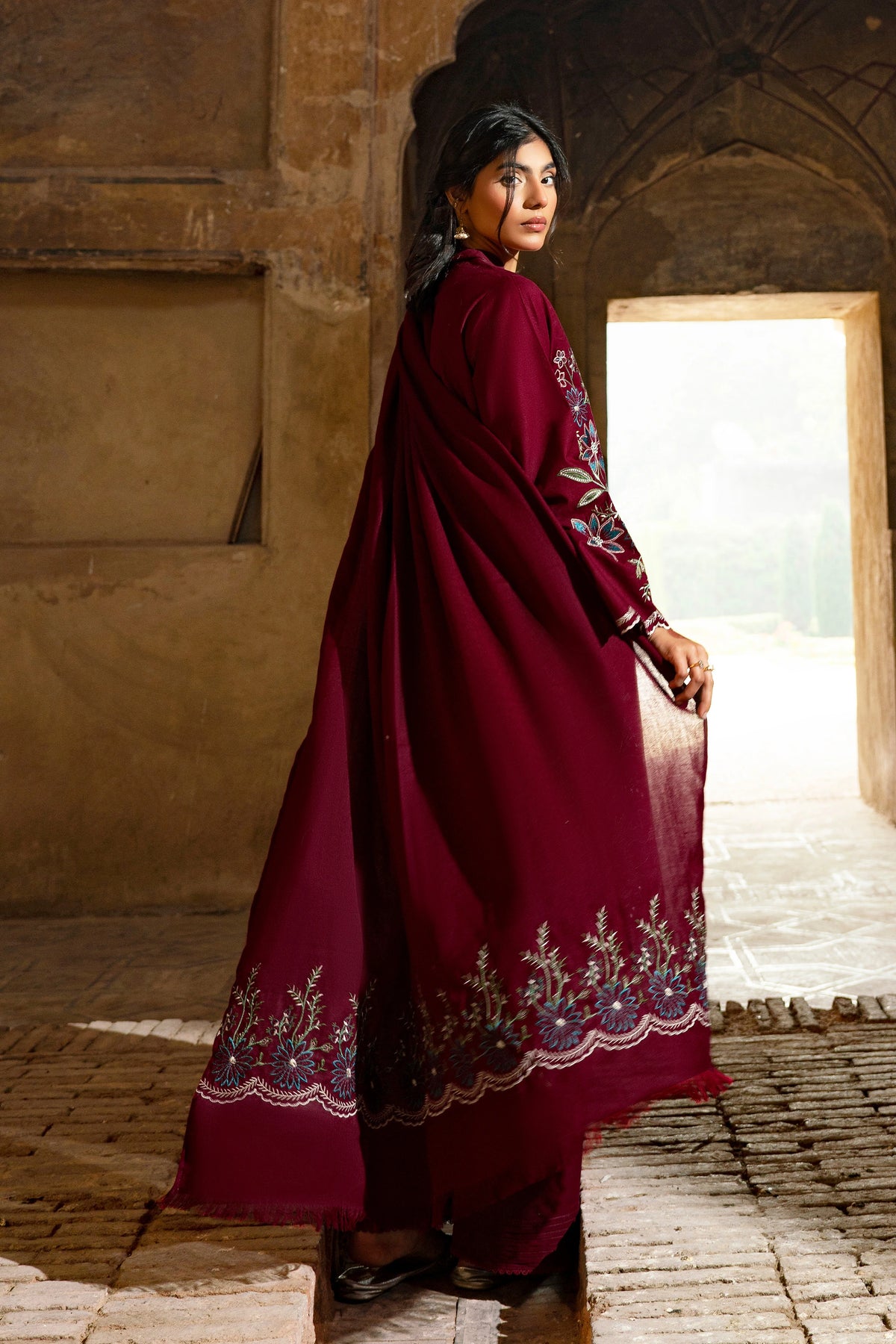 3 Piece Unstitched Dye Warm Naps Vine Red Suit