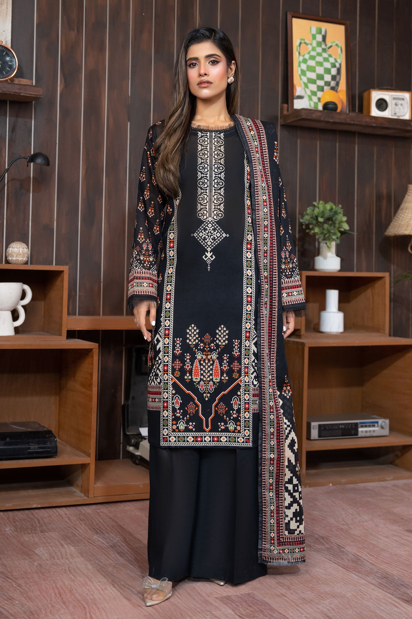 Black 3 Piece Unstitched Premium Printed Lawn Suit By Safa Noor Nigaah Collection Summer 2026
