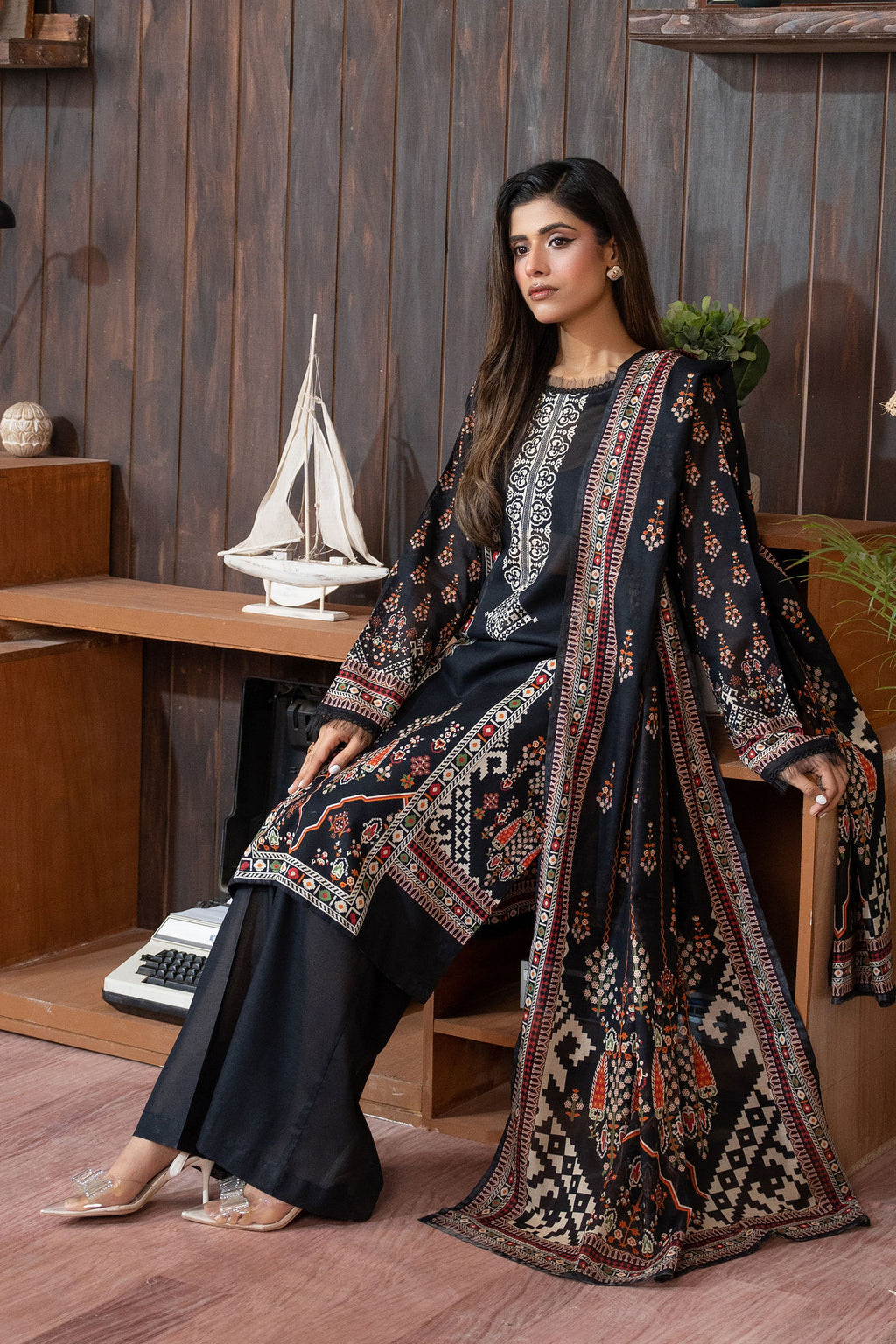 Black 3 Piece Unstitched Premium Printed Lawn Suit By Safa Noor Nigaah Collection Summer 2026