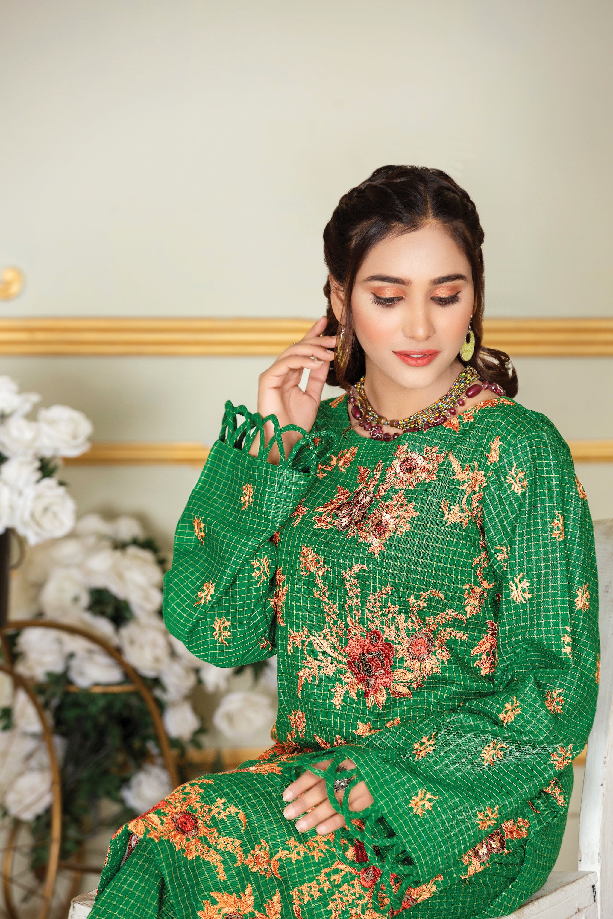 MAH E ROO / 2PCS UNSTITCHED / EMBROIDERED GRID KHADDAR WINTER 2023 BY SAFANOOR