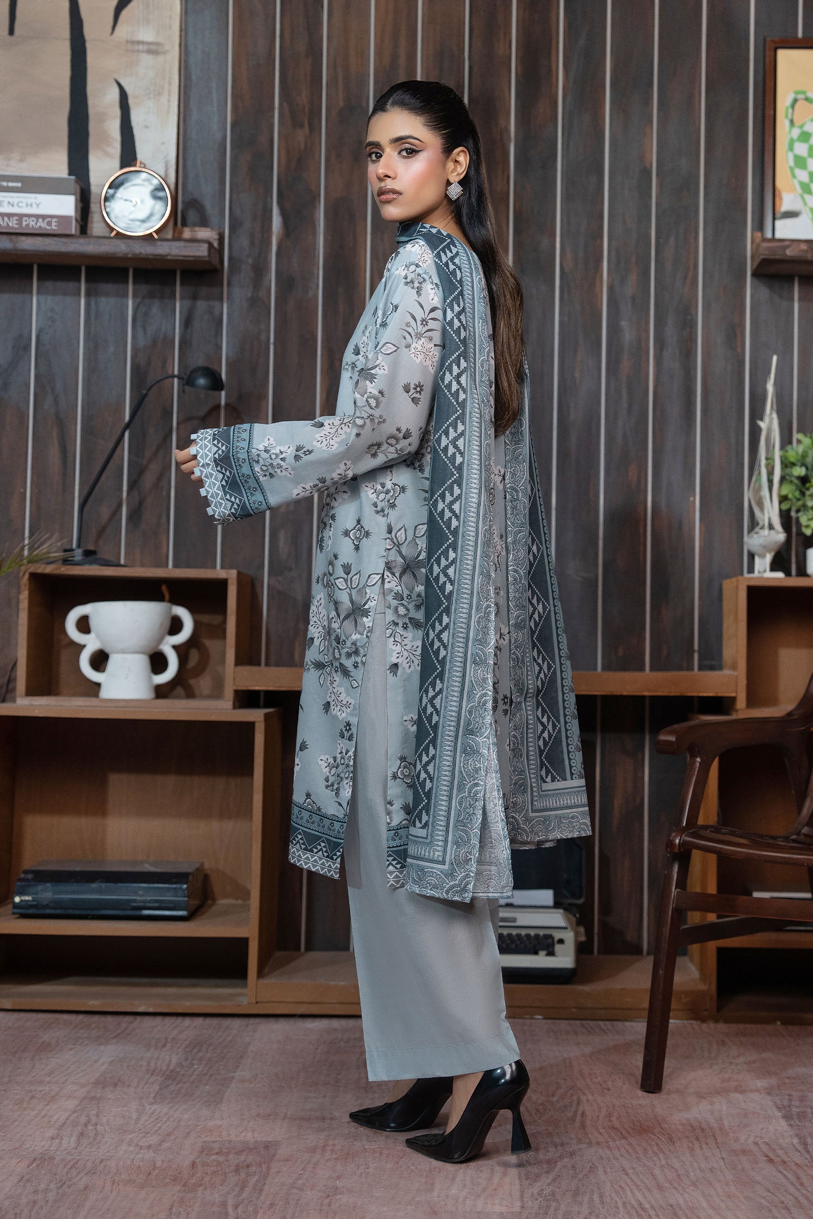Gray 3 Piece Unstitched Premium Printed Lawn Suit By Safa Noor Nigaah Collection Summer 2026