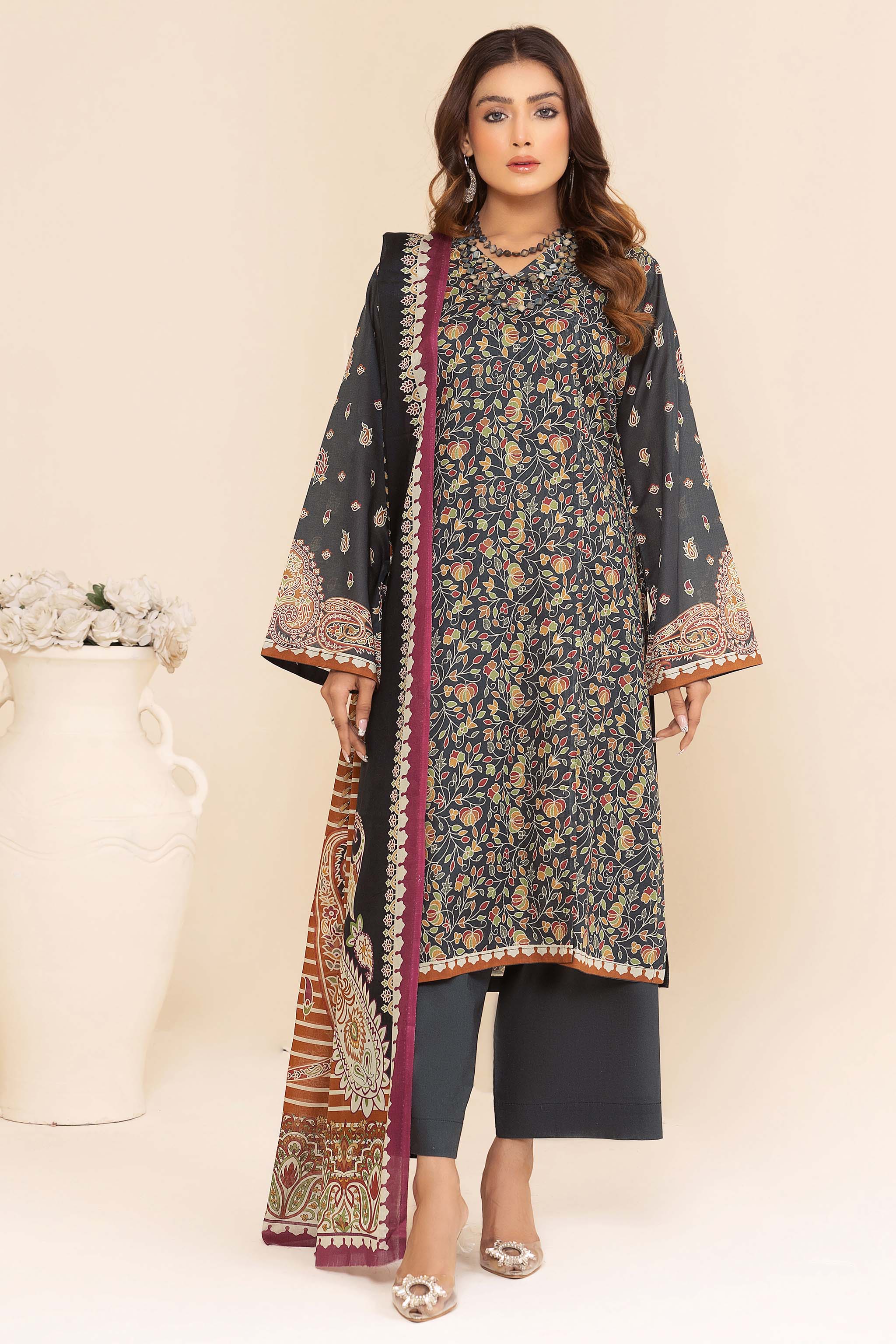 NIGAAR COLLECTION / 3PCS UNSTITCHED / PRINTED LAWN SUITS SUMMER 24 BY SAFANOOR