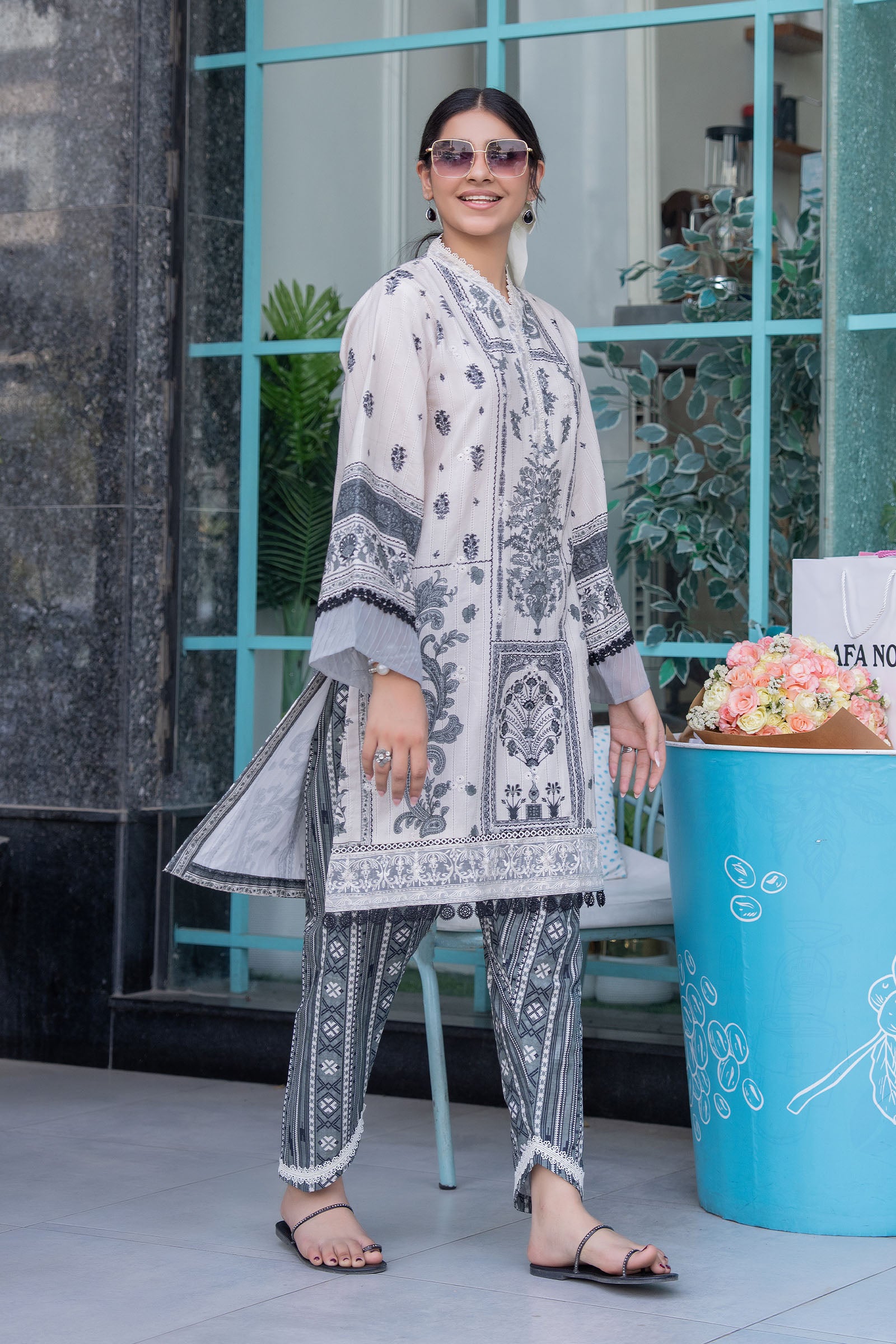 Off White 2 Piece Unstitched Embroidered Lawn Main image