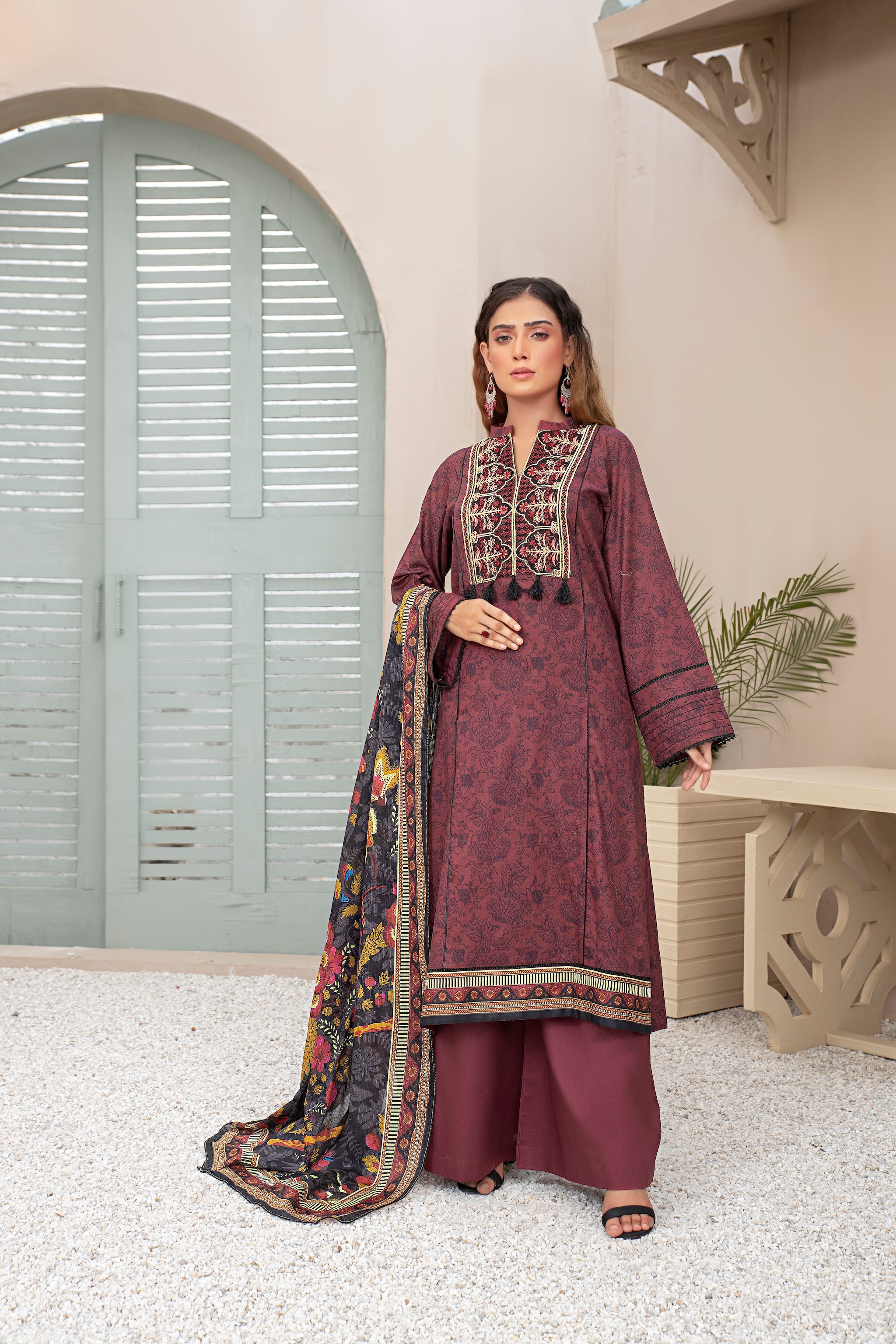 Printed Lawn Brown 3 Piece Unstitched - (Vol-70/23)3P-S-24-D-5