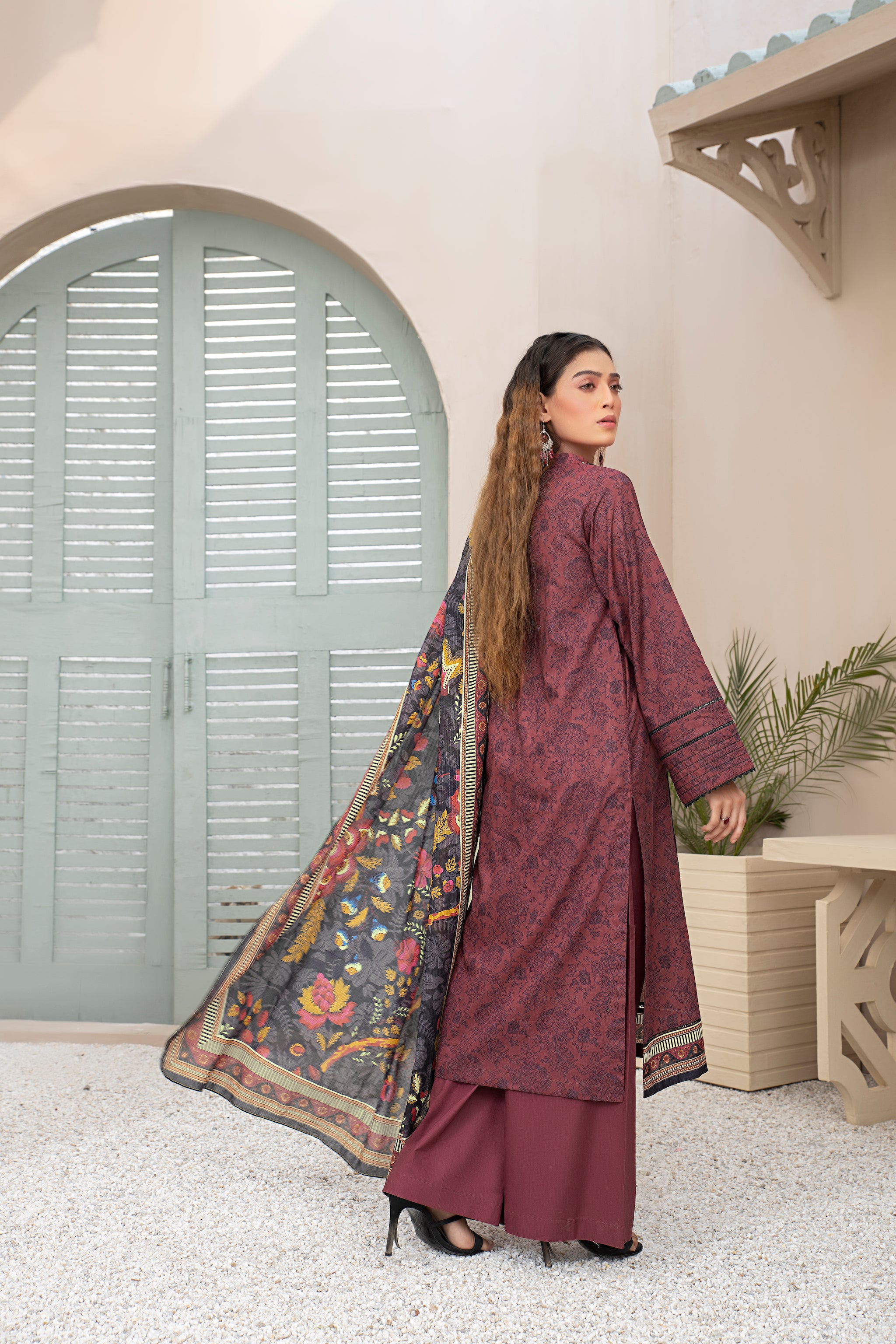 Printed Lawn Brown 3 Piece Unstitched - (Vol-70/23)3P-S-24-D-5