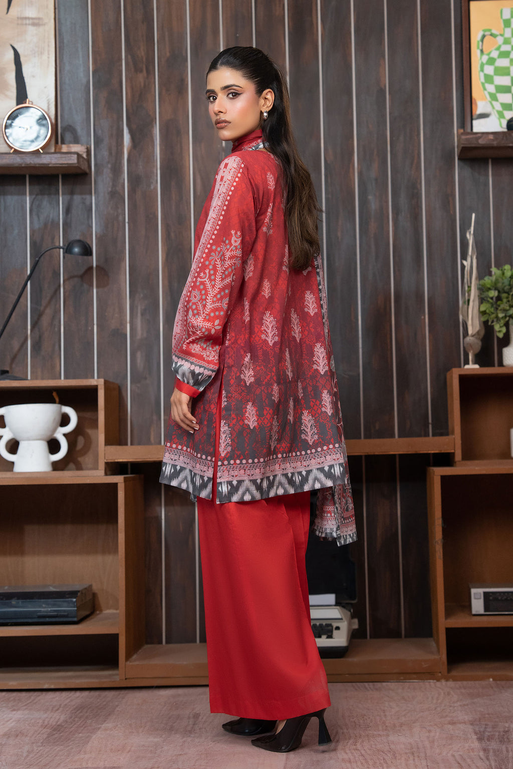 Red 3 Piece Unstitched Premium Printed Lawn Suit By Safa Noor Nigaah Collection Summer 2026