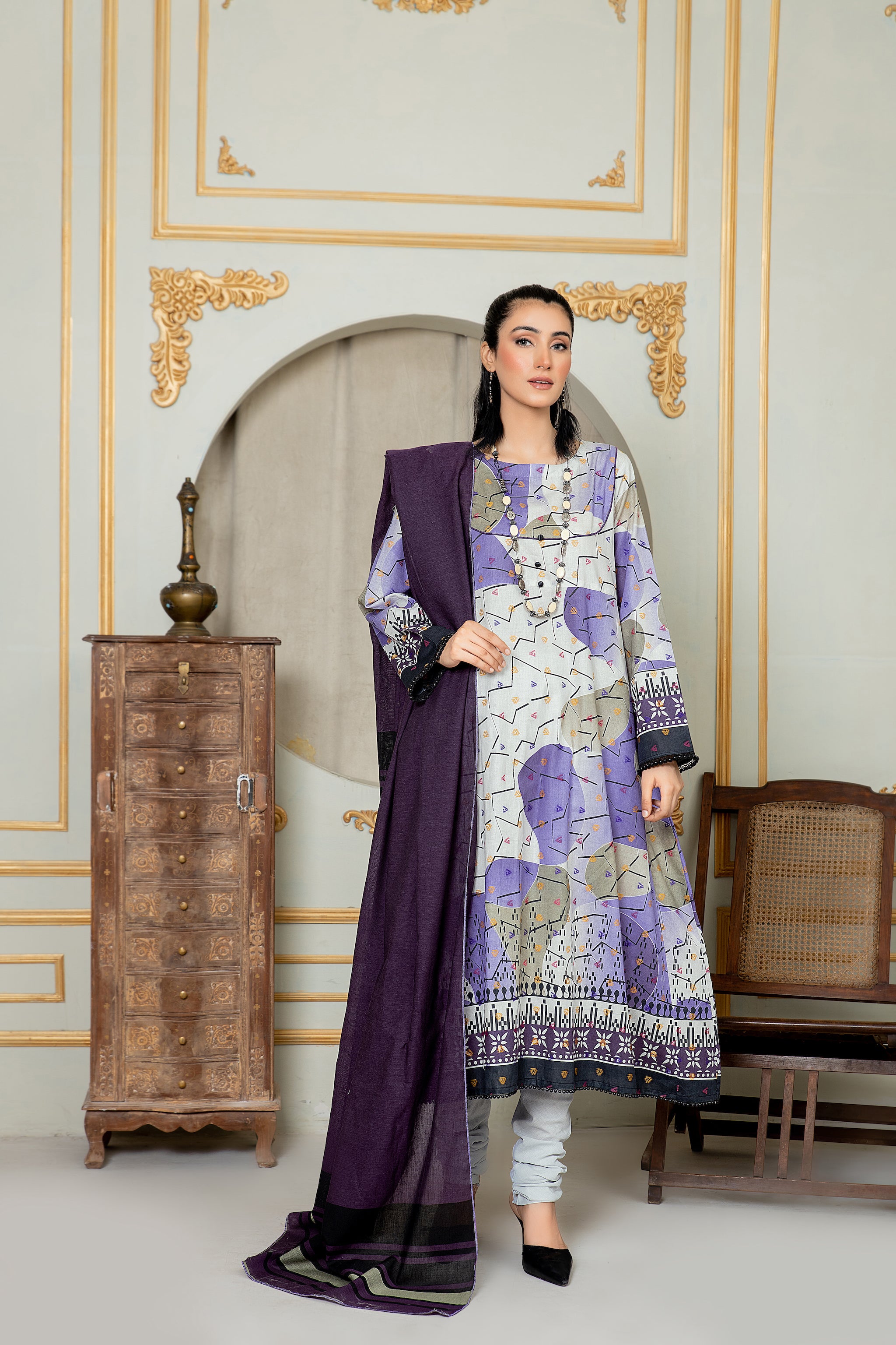 RESHAM COLLECTION / 3PCS UNSTITCHED / PRINTED JACQUARD LAWN SUMMER 24 BY SAFANOOR