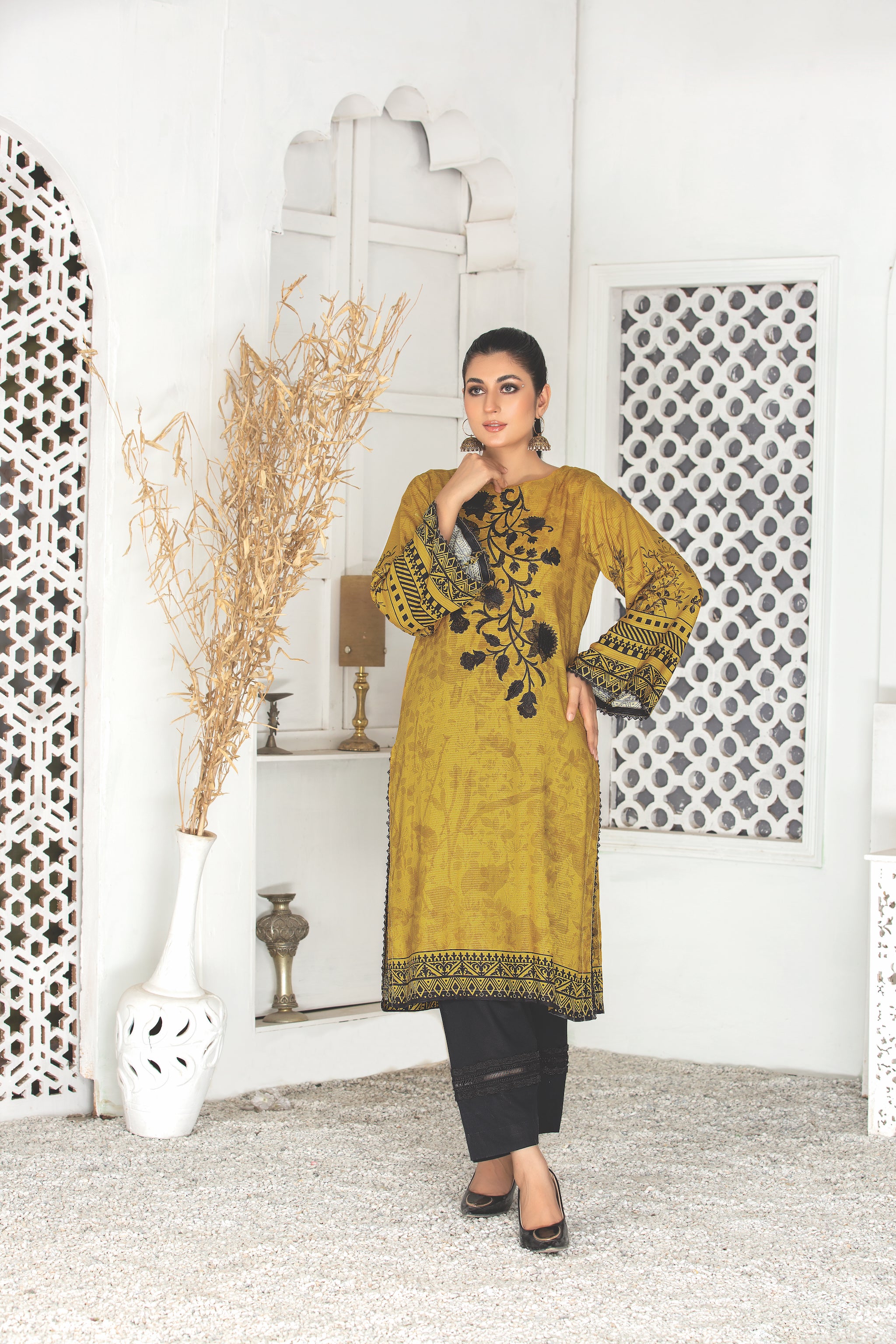 Digital Print Doriya Linen Embroidered Shirt winter 2022 by safanoor unstitched collection